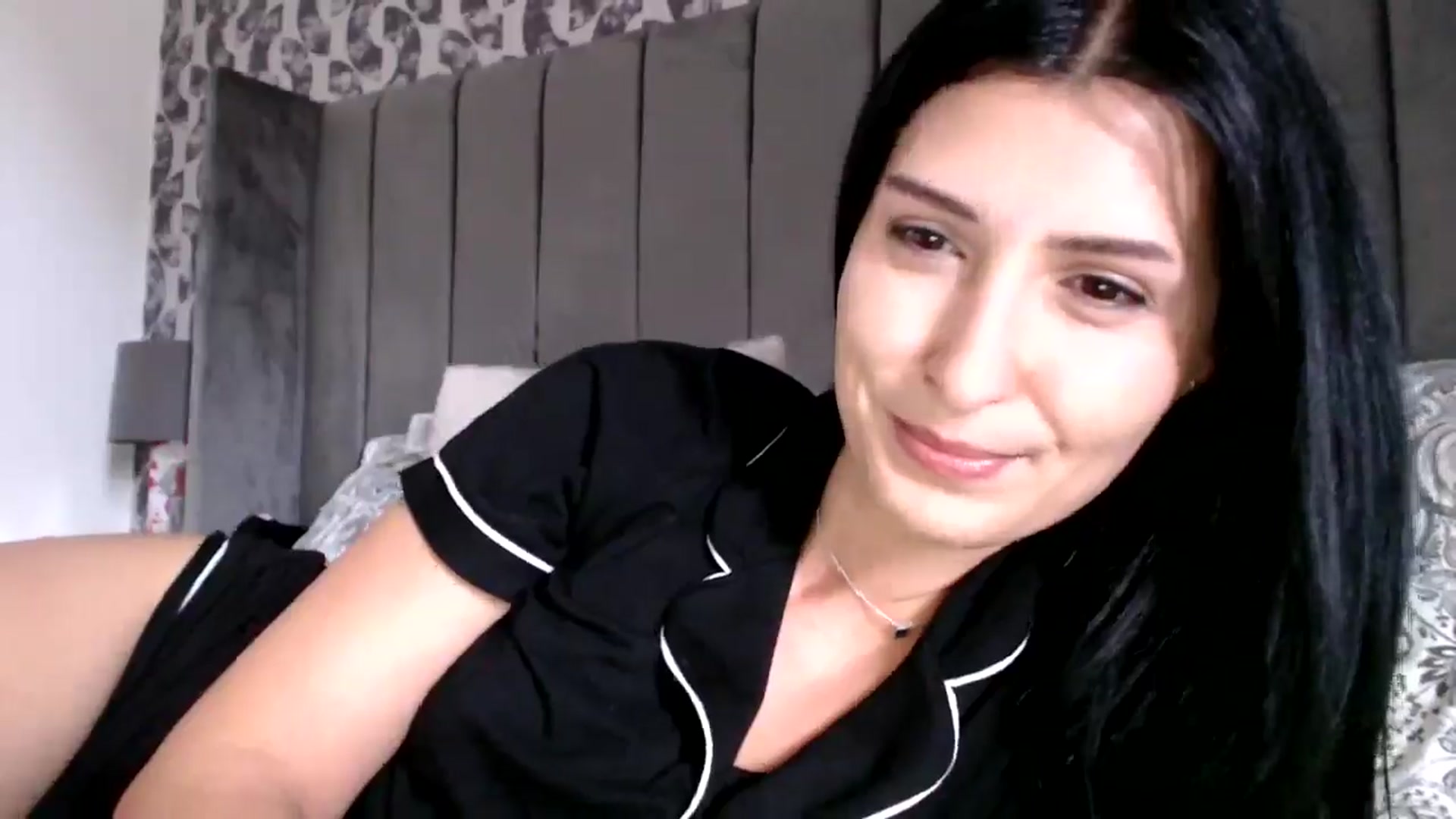 Gallery image thumbnail from Yara_77's myfreecams stream on, 09/11/2025, 09:43 image 12 of 20
