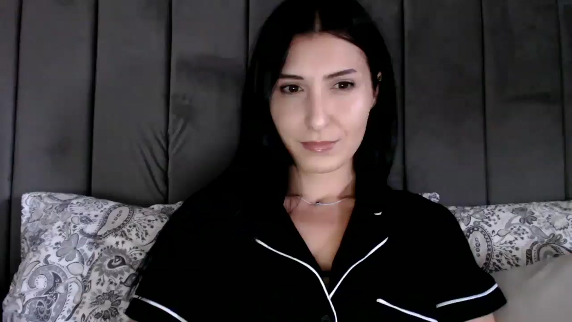 Gallery image thumbnail from Yara_77's myfreecams stream on, 09/11/2025, 09:43 image 1 of 20