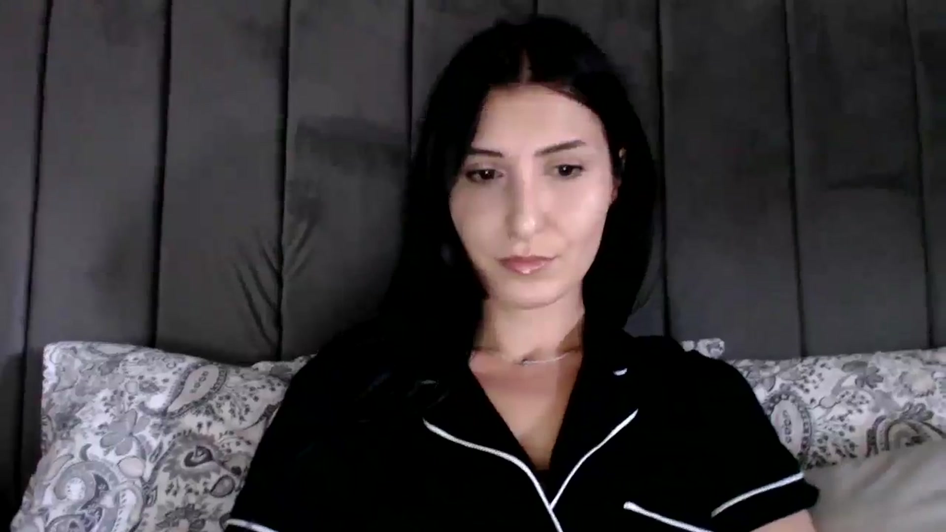 Gallery image thumbnail from Yara_77's myfreecams stream on, 09/11/2025, 09:43 image 2 of 20