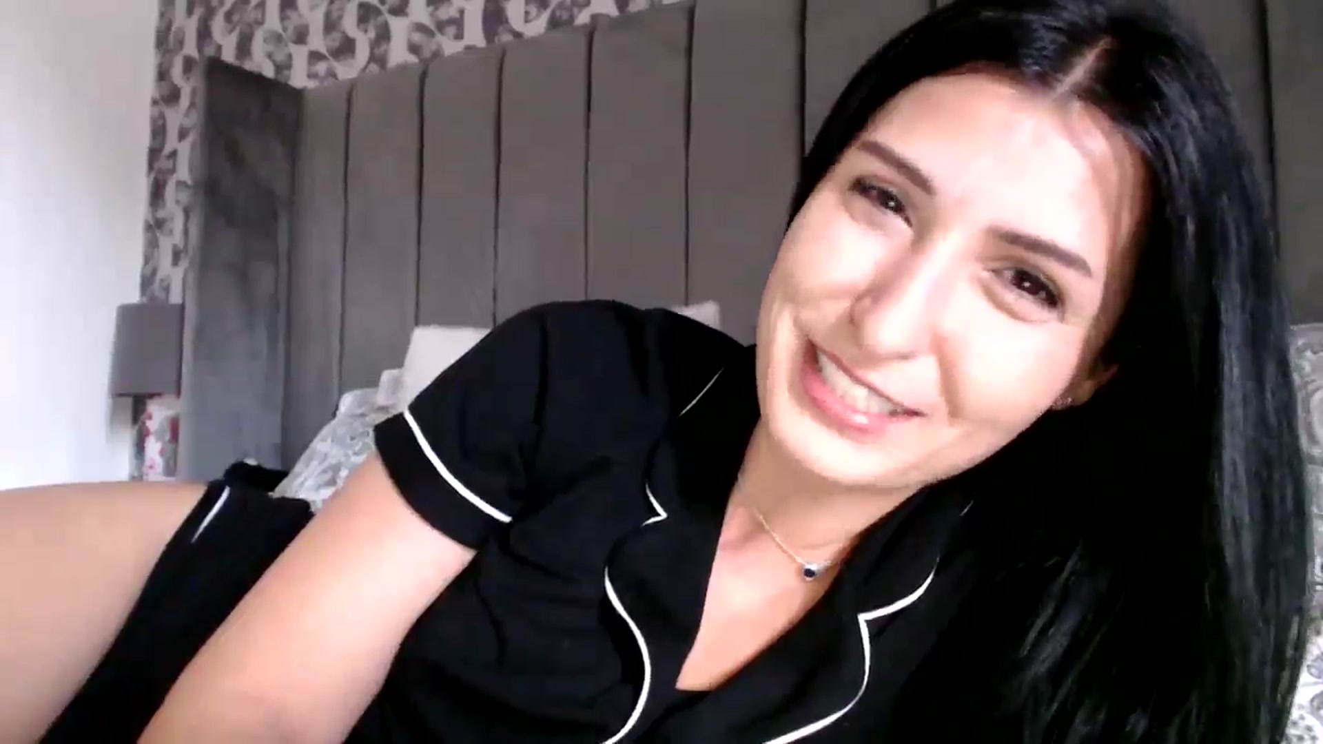 Gallery image thumbnail from Yara_77's myfreecams stream on, 09/11/2025, 09:43 image 13 of 20
