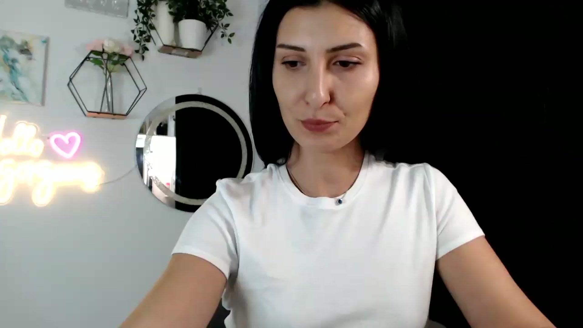 Gallery image thumbnail from Yara_77's myfreecams stream on, 09/12/2025, 12:36 image 9 of 20