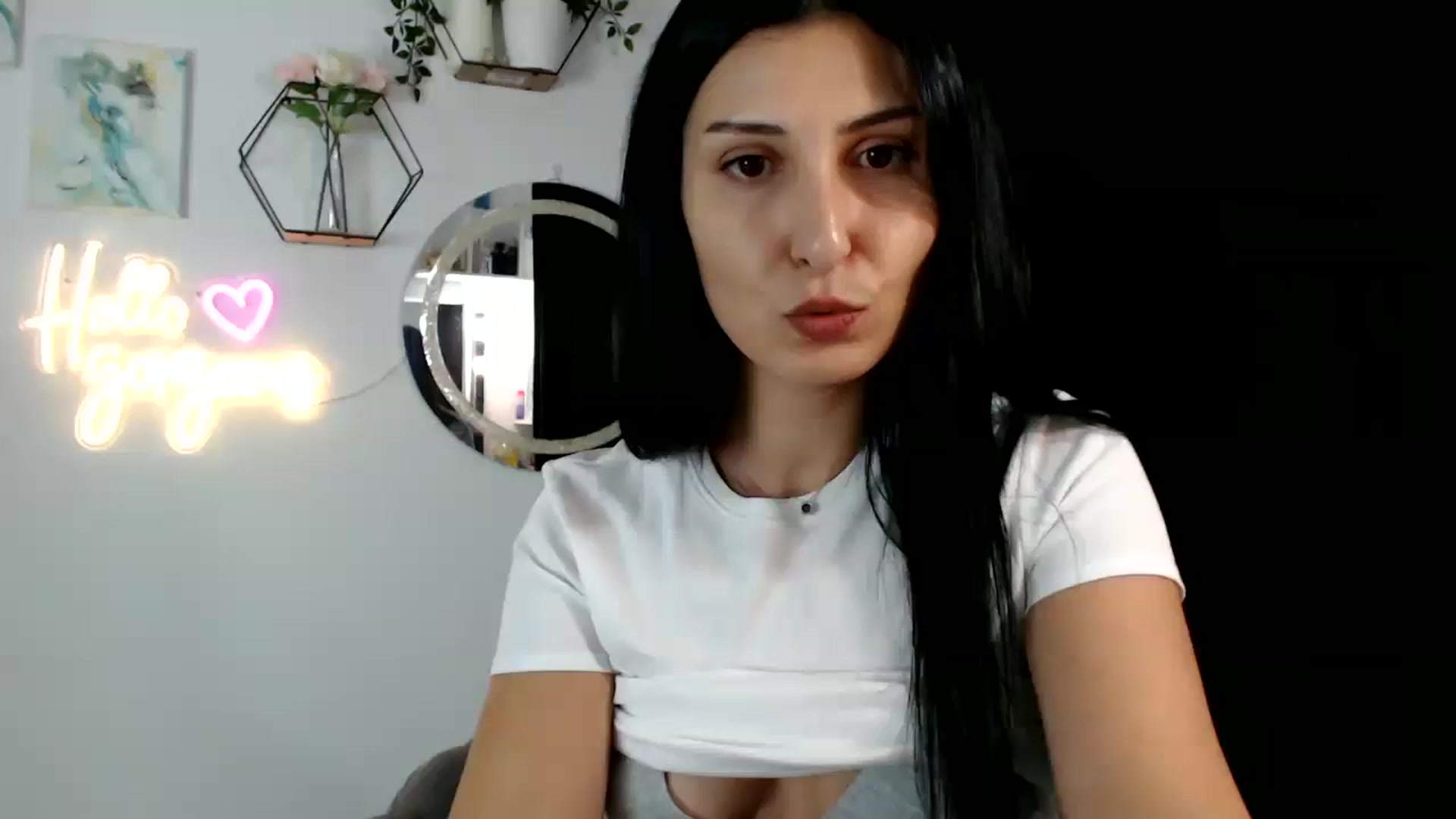 Gallery image thumbnail from Yara_77's myfreecams stream on, 09/12/2025, 12:36 image 13 of 20