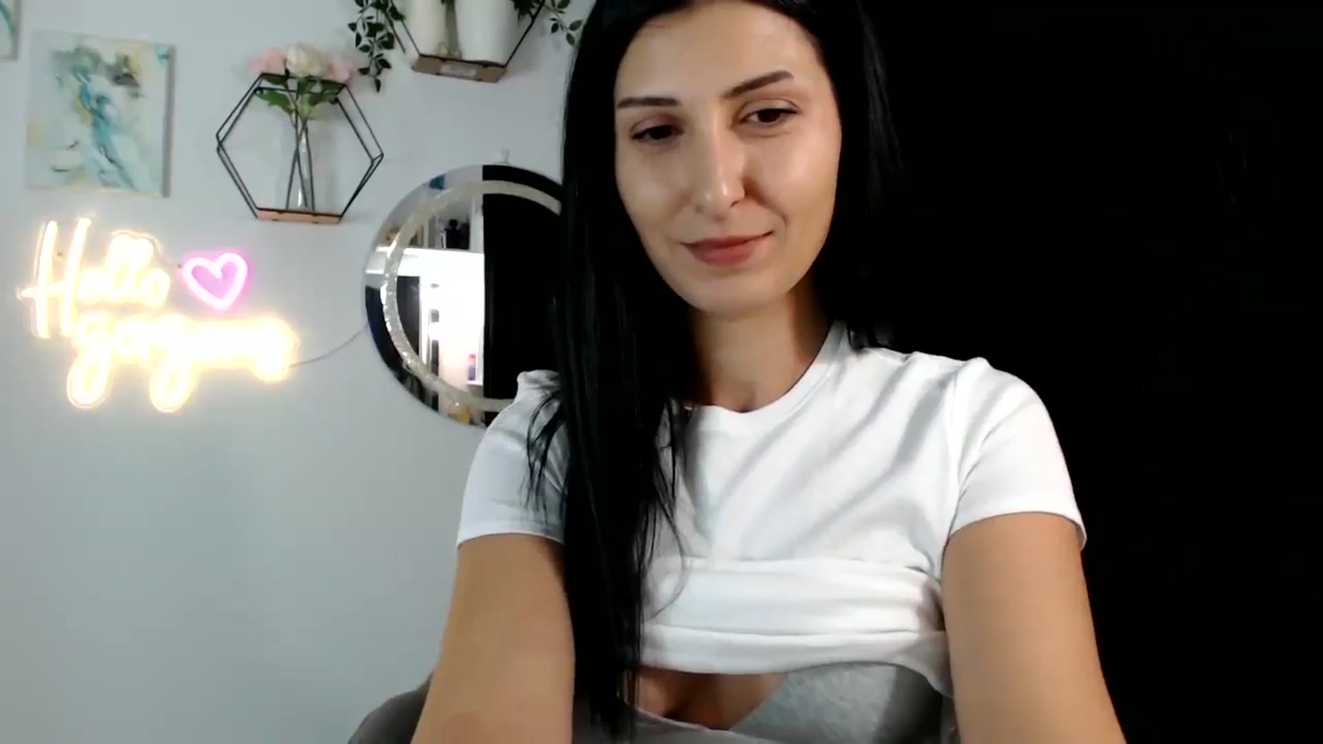 Gallery image thumbnail from Yara_77's myfreecams stream on, 09/12/2025, 12:36 image 14 of 20
