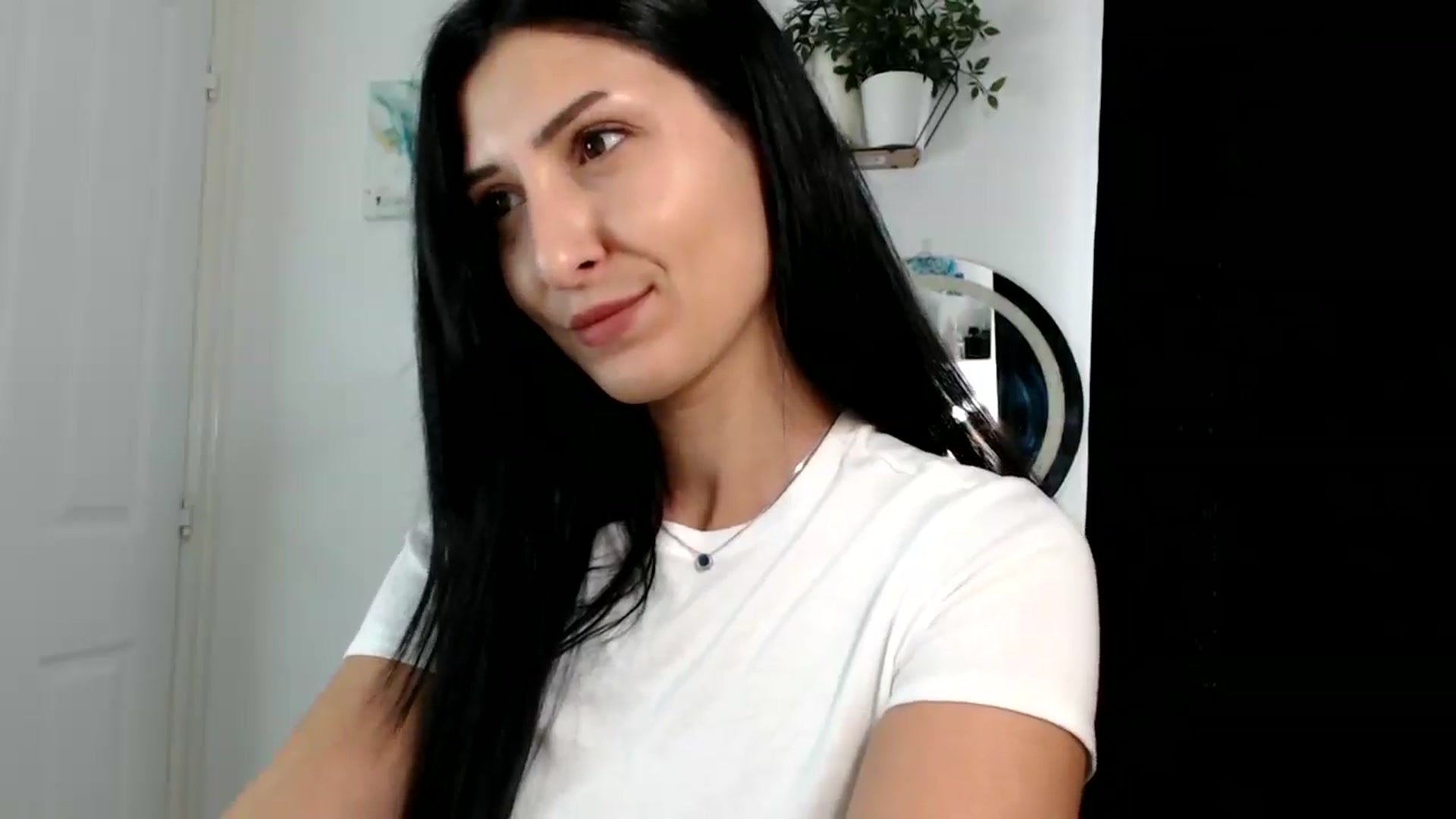 Gallery image thumbnail from Yara_77's myfreecams stream on, 09/12/2025, 12:36 image 2 of 20