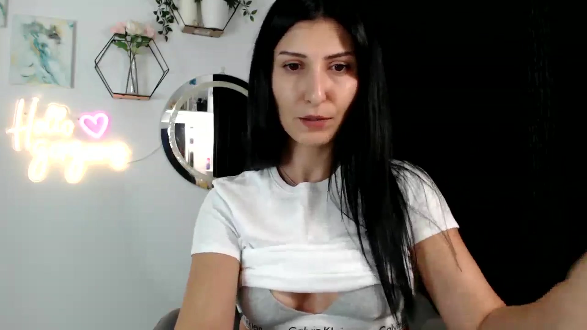 Gallery image thumbnail from Yara_77's myfreecams stream on, 09/12/2025, 12:36 image 19 of 20
