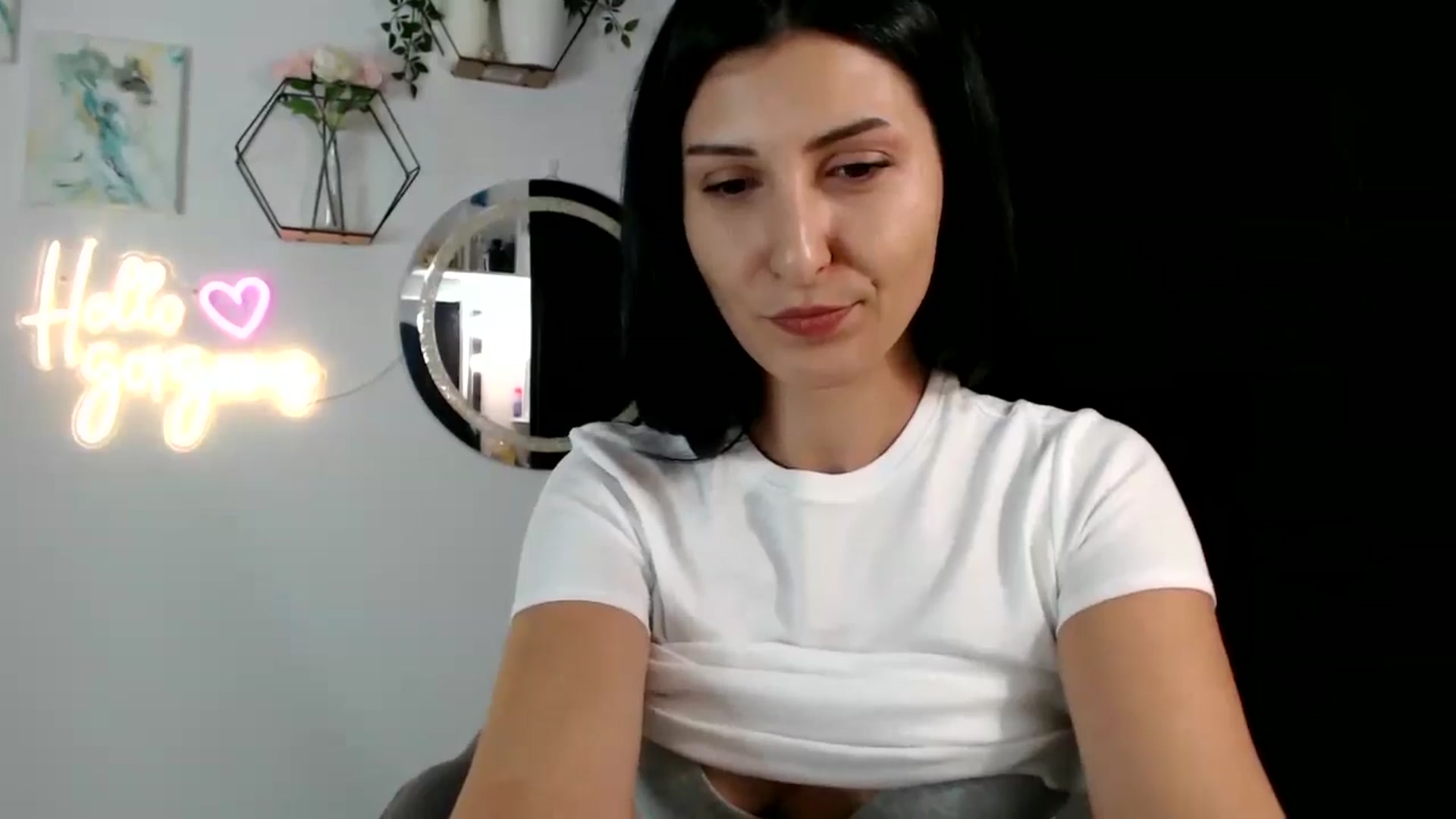 Gallery image thumbnail from Yara_77's myfreecams stream on, 09/12/2025, 12:36 image 17 of 20