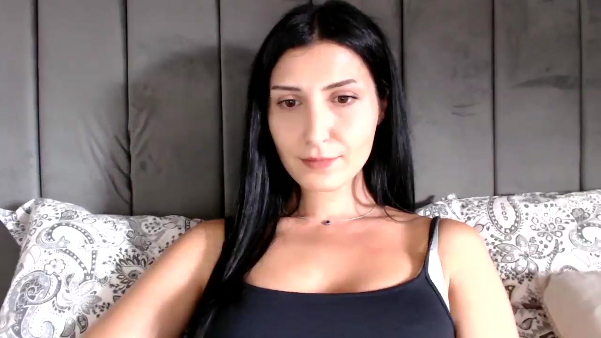 Gallery image thumbnail from Yara_77's myfreecams stream on, 09/12/2025, 13:47 image 4 of 20