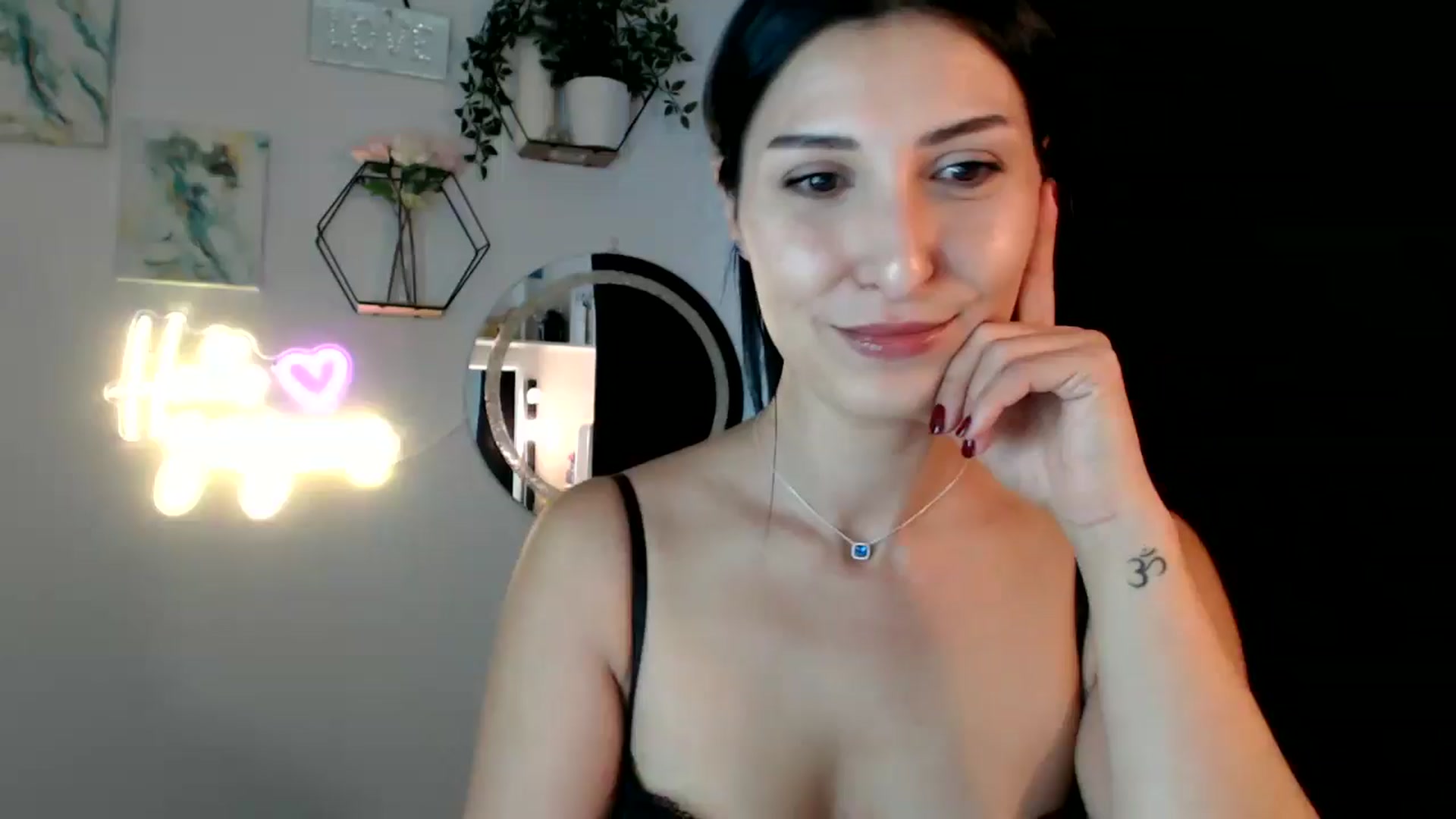 Gallery image thumbnail from Yara_77's myfreecams stream on, 09/15/2025, 10:25 image 15 of 20
