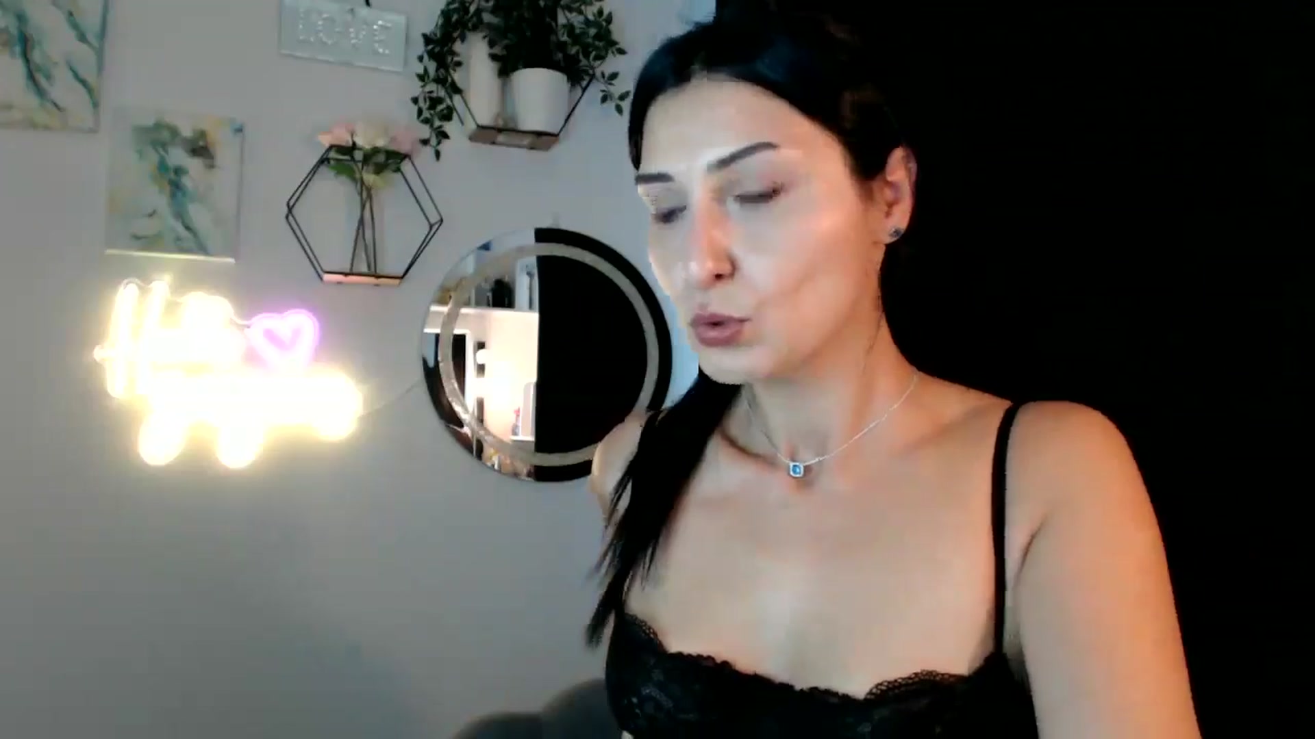 Gallery image thumbnail from Yara_77's myfreecams stream on, 09/15/2025, 10:25 image 20 of 20
