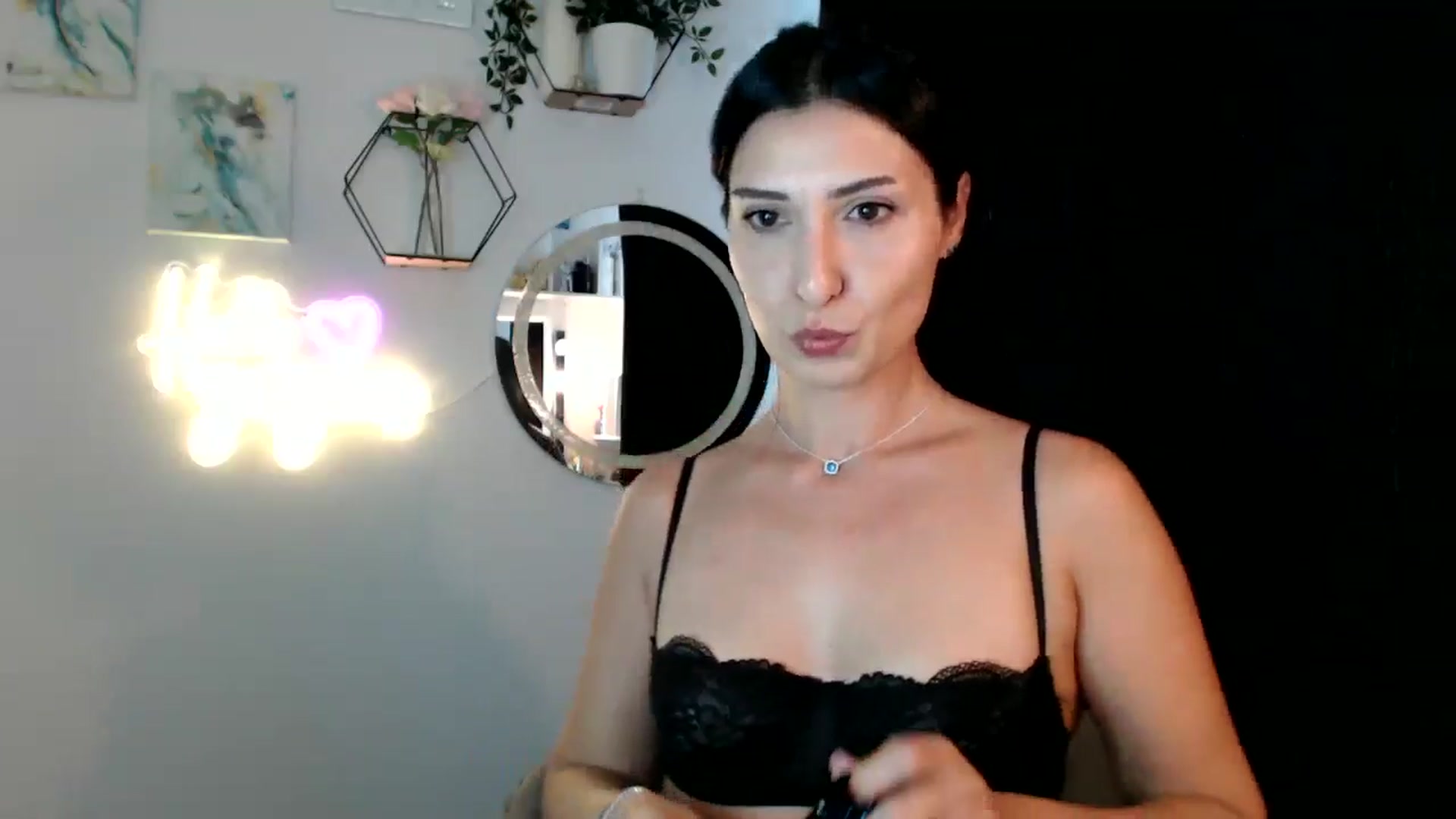Gallery image thumbnail from Yara_77's myfreecams stream on, 09/15/2025, 10:25 image 5 of 20