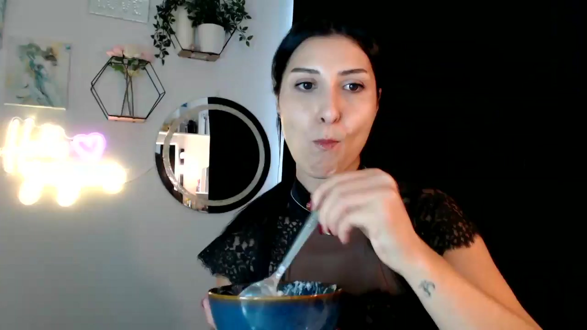 Gallery image thumbnail from Yara_77's myfreecams stream on, 09/15/2025, 12:24 image 9 of 20