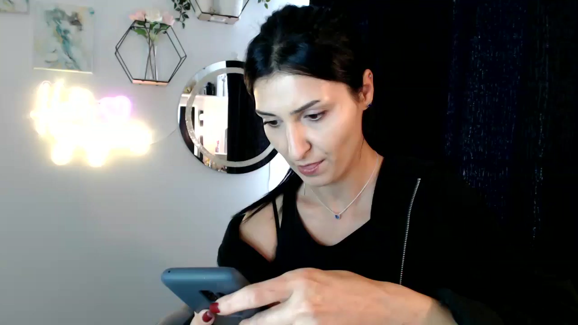 Gallery image thumbnail from Yara_77's myfreecams stream on, 09/15/2025, 13:19 image 17 of 20