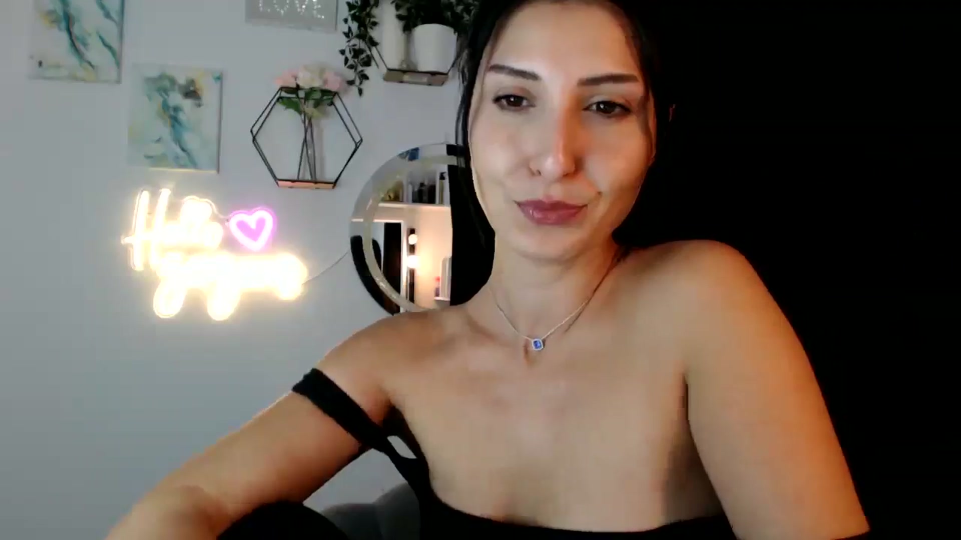 Gallery image thumbnail from Yara_77's myfreecams stream on, 09/16/2025, 13:03 image 9 of 20