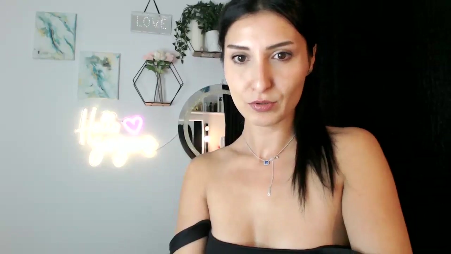 Gallery image thumbnail from Yara_77's myfreecams stream on, 09/16/2025, 13:03 image 2 of 20