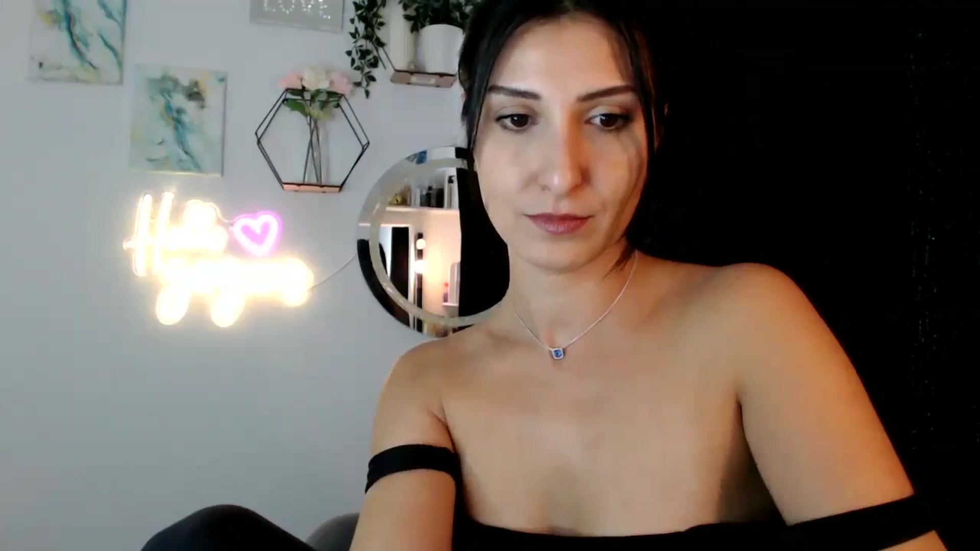Gallery image thumbnail from Yara_77's myfreecams stream on, 09/16/2025, 13:03 image 11 of 20