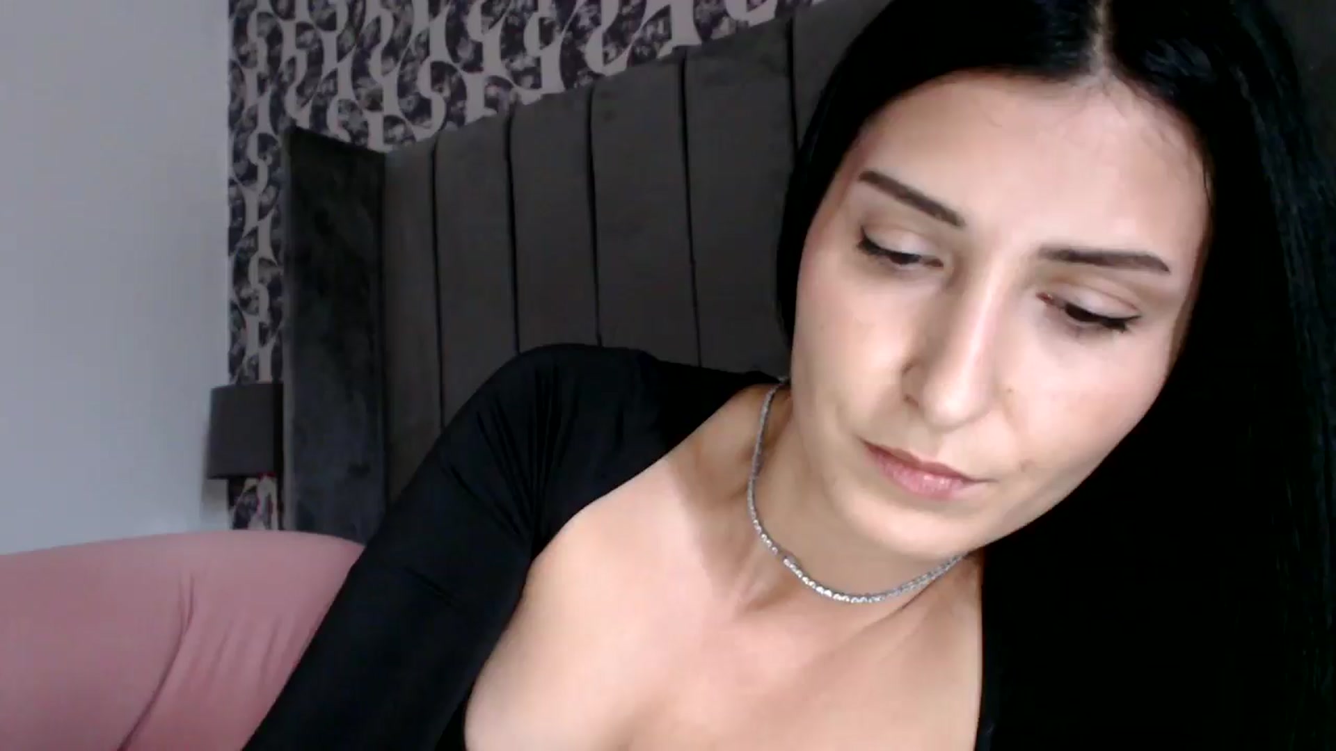 Gallery image thumbnail from Yara_77's myfreecams stream on, 09/17/2025, 13:22 image 1 of 20