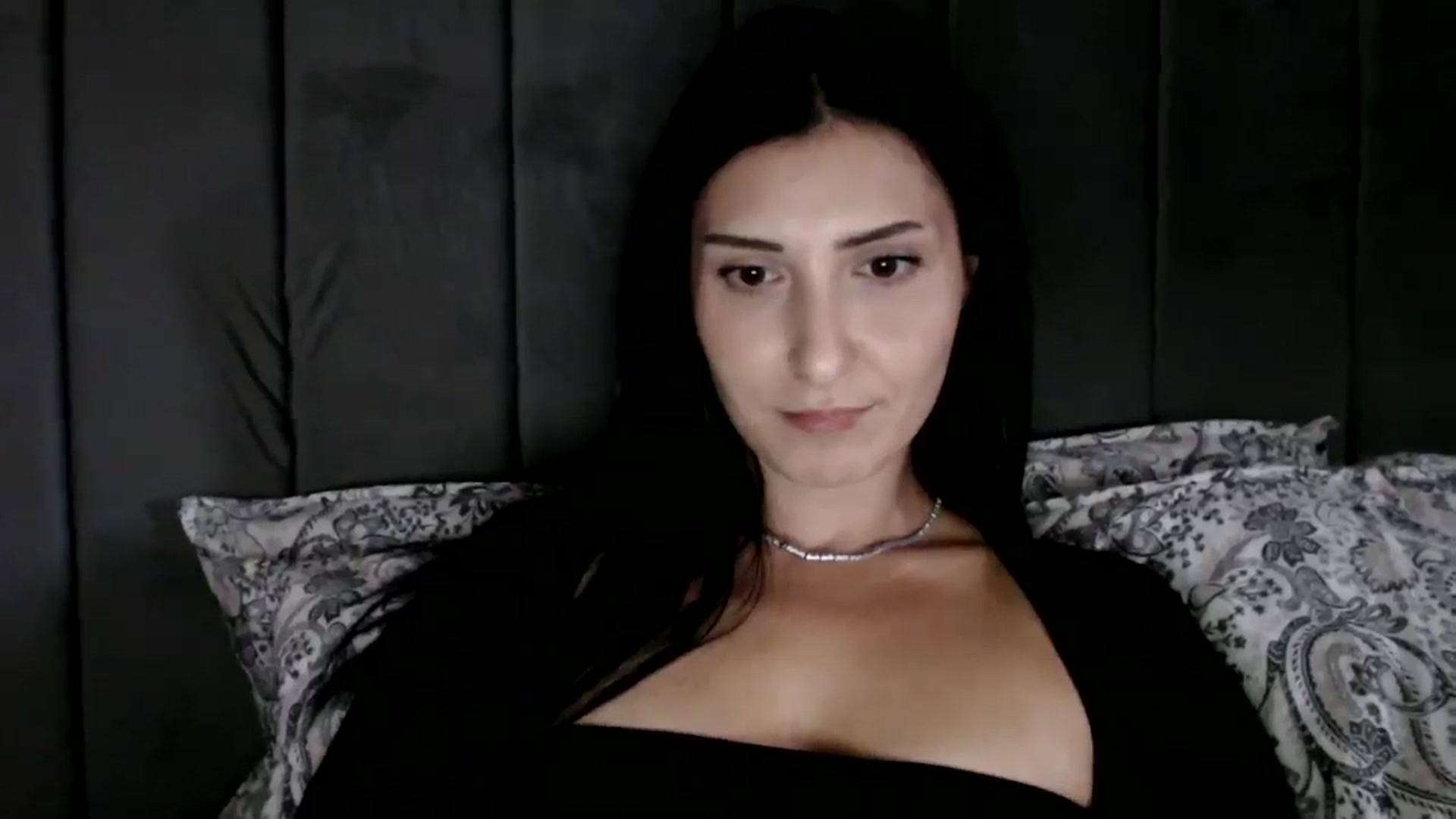 Gallery image thumbnail from Yara_77's myfreecams stream on, 09/17/2025, 13:22 image 13 of 20