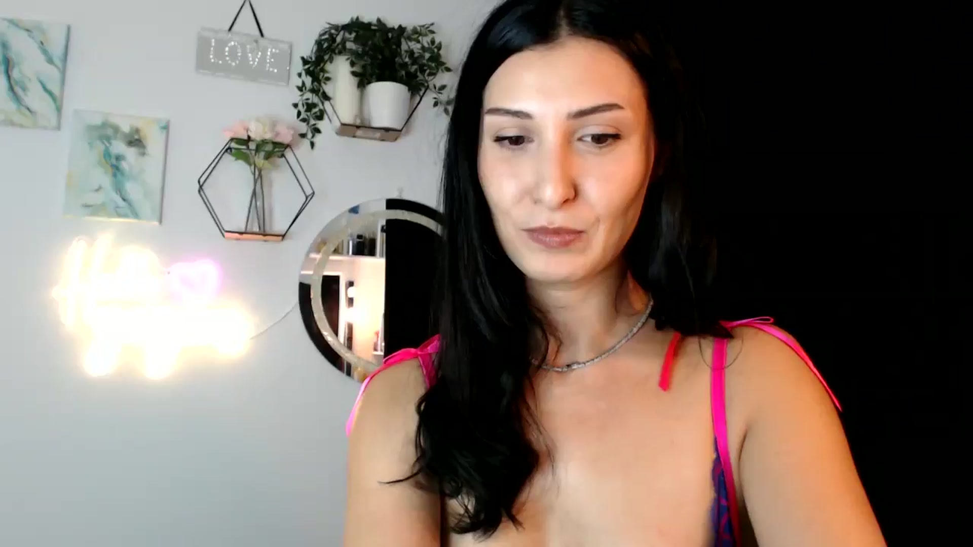 Gallery image thumbnail from Yara_77's myfreecams stream on, 09/18/2025, 12:48 image 5 of 20