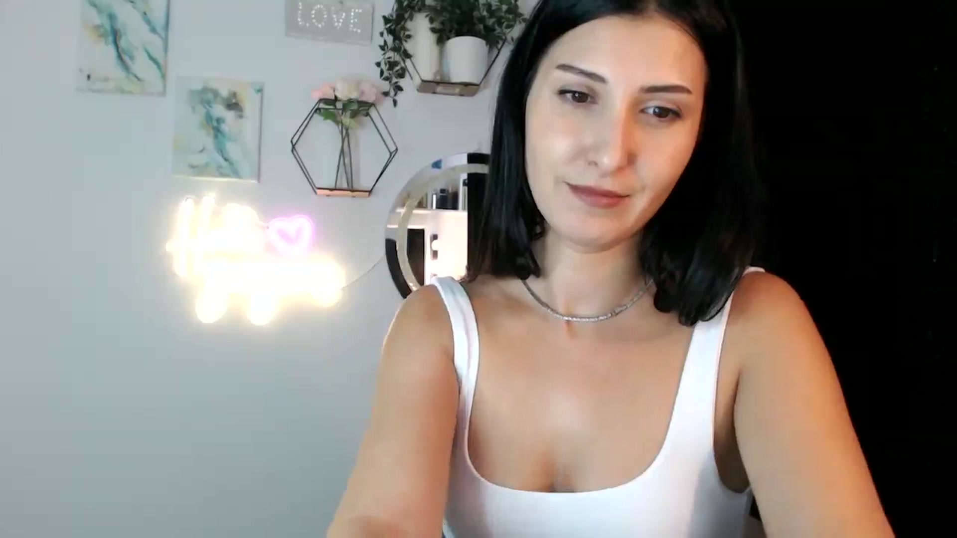 Gallery image thumbnail from Yara_77's myfreecams stream on, 09/18/2025, 13:40 image 15 of 20
