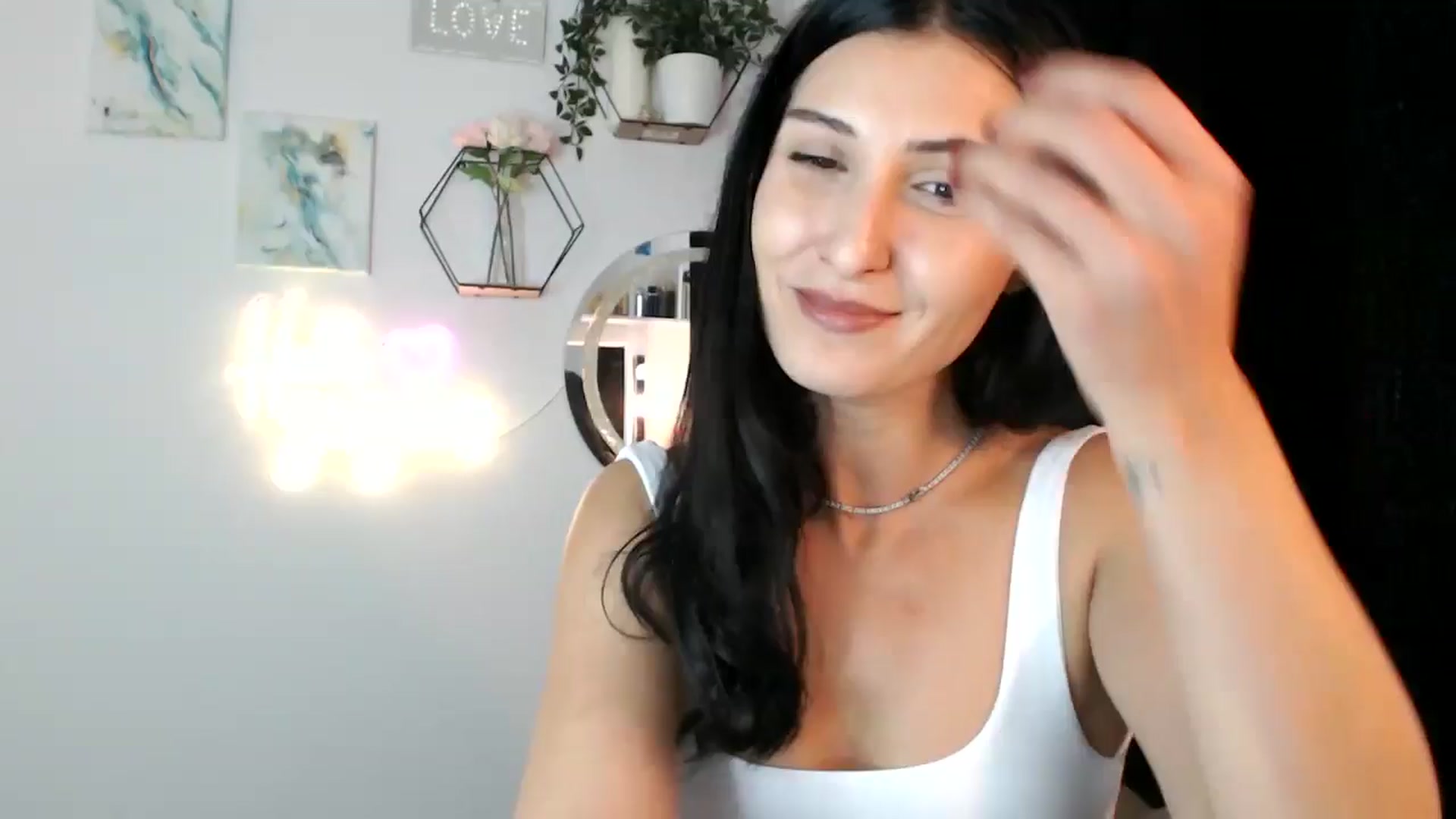Gallery image thumbnail from Yara_77's myfreecams stream on, 09/18/2025, 13:40 image 6 of 20