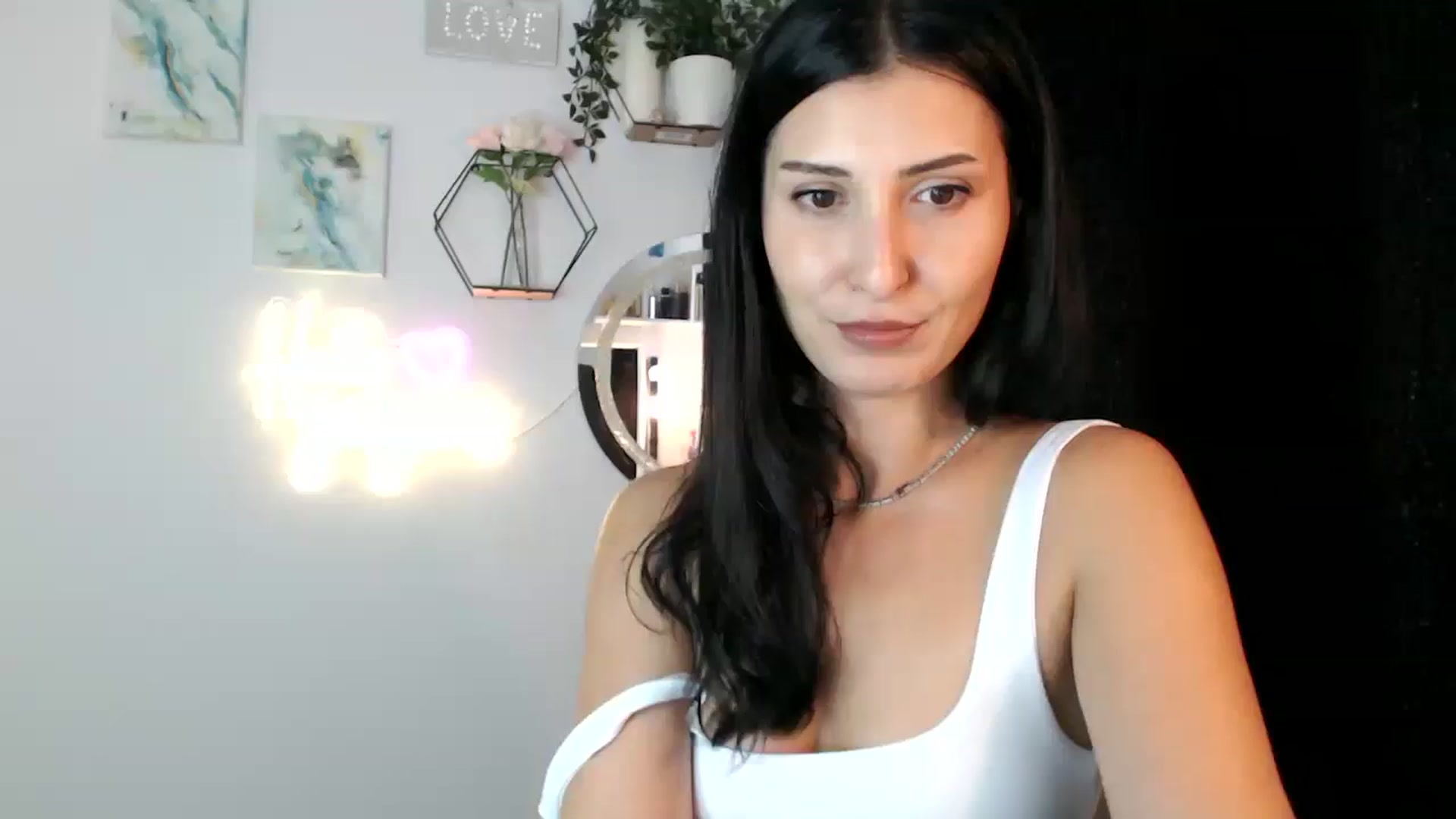 Gallery image thumbnail from Yara_77's myfreecams stream on, 09/18/2025, 13:40 image 10 of 20