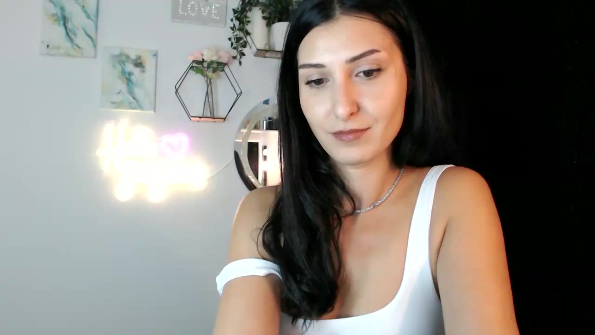 Gallery image thumbnail from Yara_77's myfreecams stream on, 09/18/2025, 13:40 image 8 of 20
