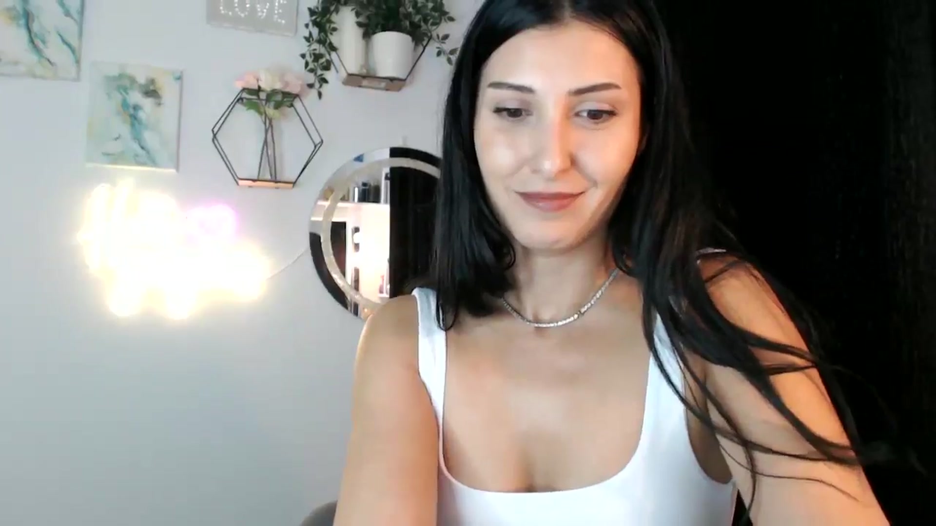 Gallery image thumbnail from Yara_77's myfreecams stream on, 09/18/2025, 13:40 image 20 of 20