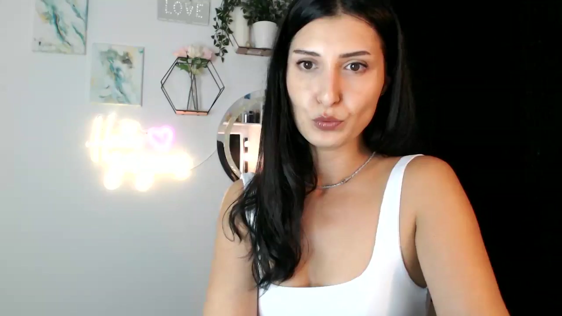 Gallery image thumbnail from Yara_77's myfreecams stream on, 09/18/2025, 13:40 image 3 of 20