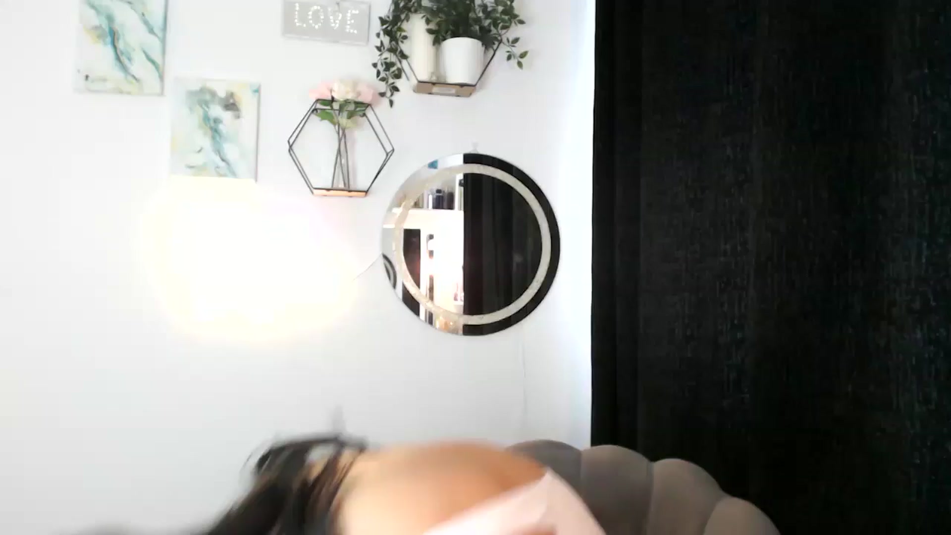 Gallery image thumbnail from Yara_77's myfreecams stream on, 09/18/2025, 13:40 image 17 of 20