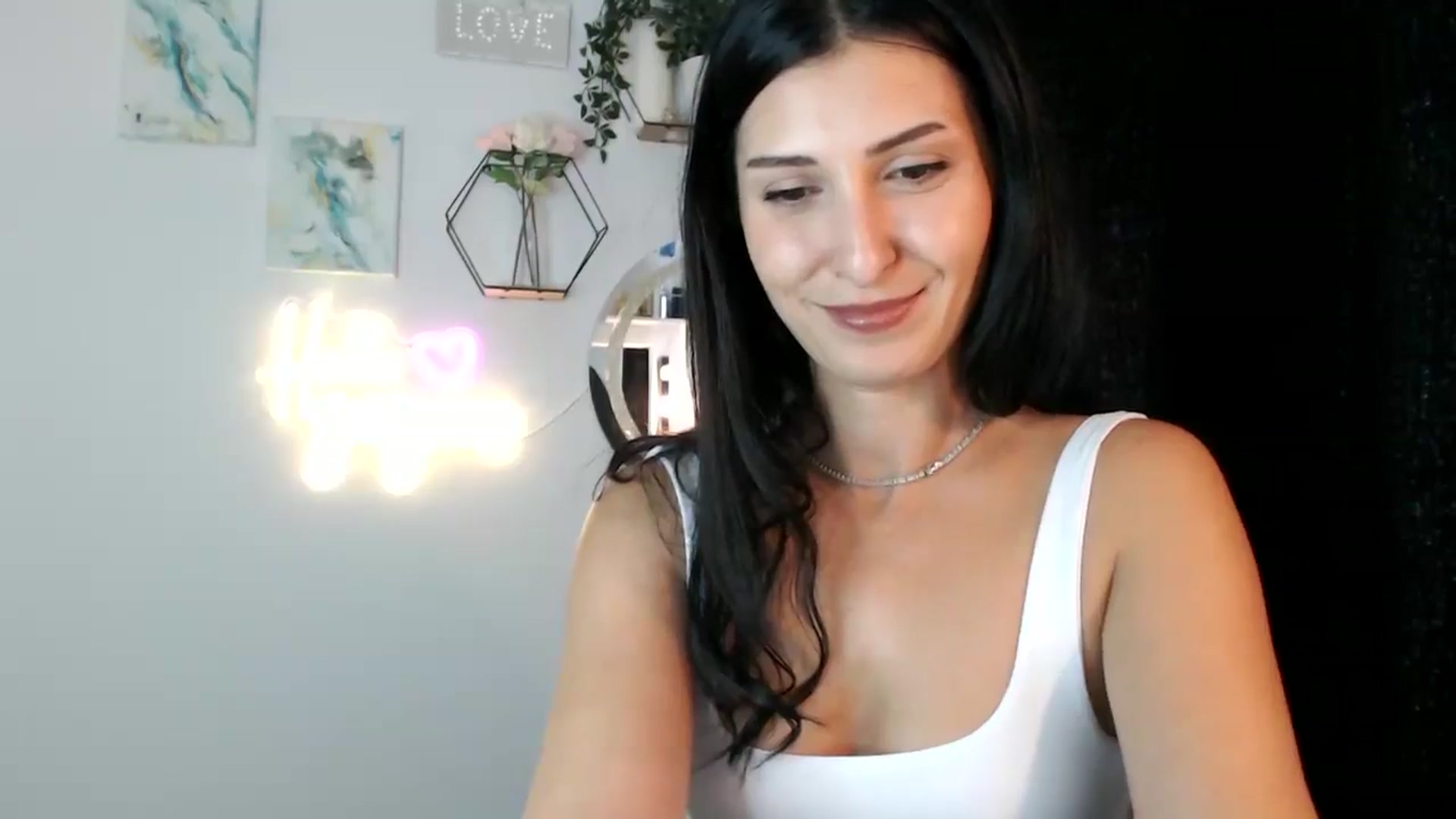Gallery image thumbnail from Yara_77's myfreecams stream on, 09/18/2025, 13:40 image 12 of 20