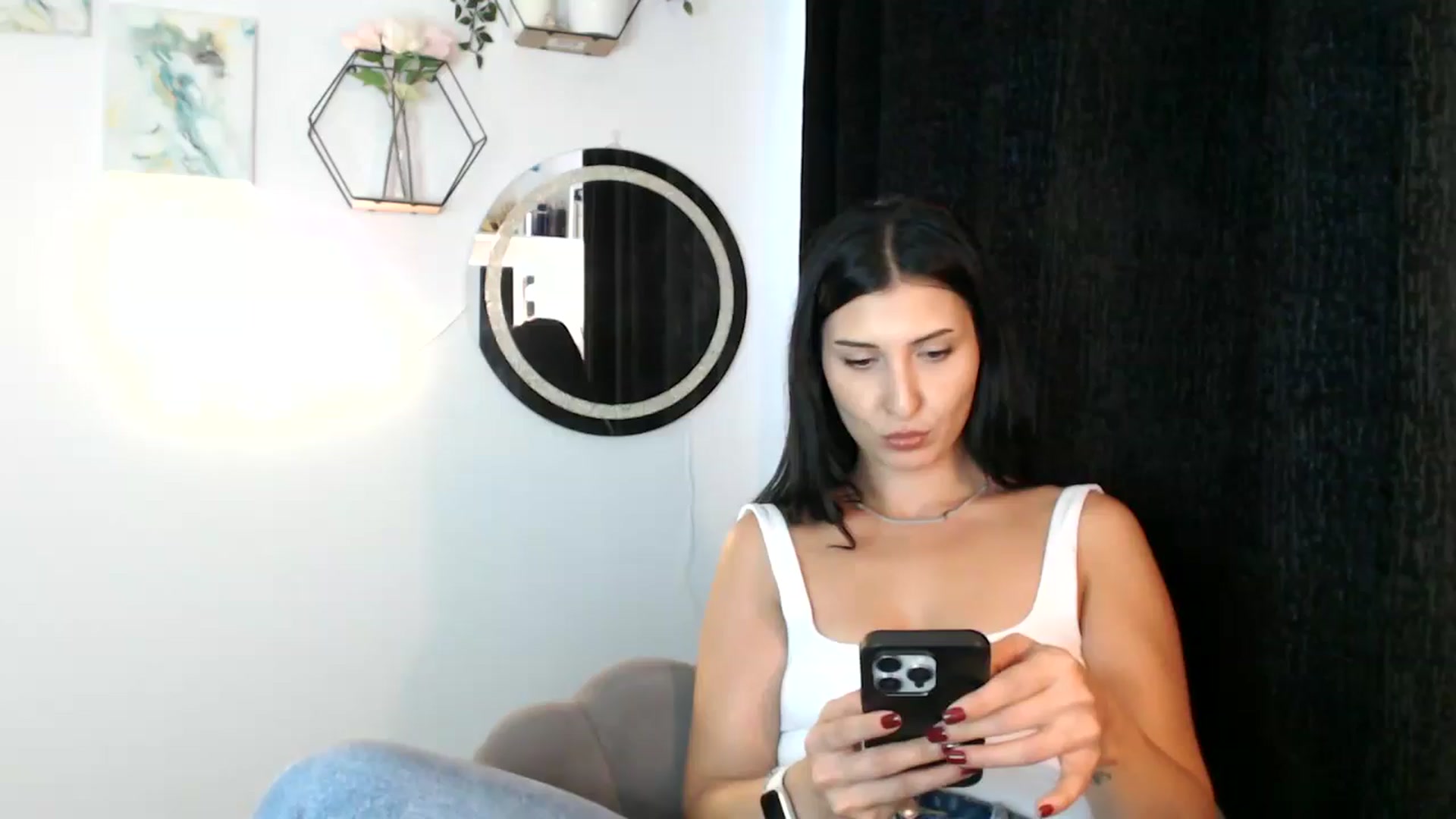 Gallery image thumbnail from Yara_77's myfreecams stream on, 09/18/2025, 14:38 image 1 of 20