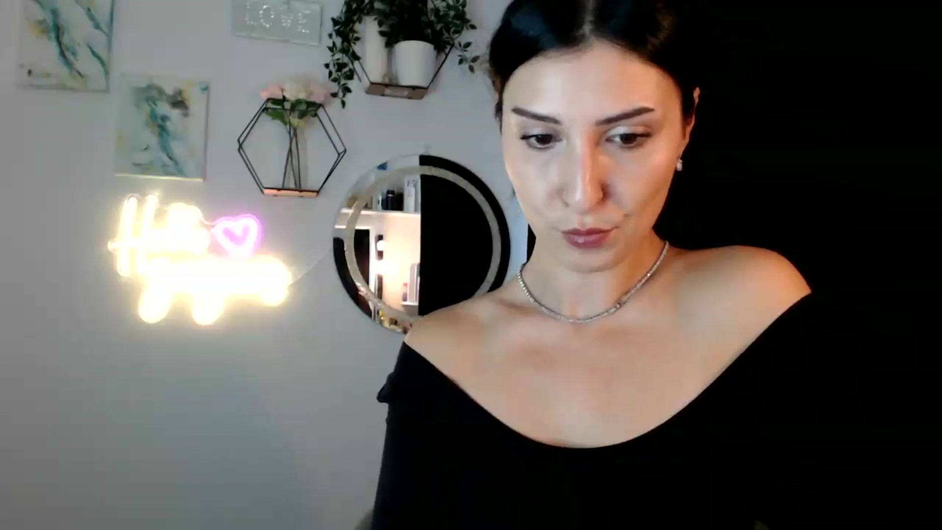 Gallery image thumbnail from Yara_77's myfreecams stream on, 09/19/2025, 10:47 image 13 of 20