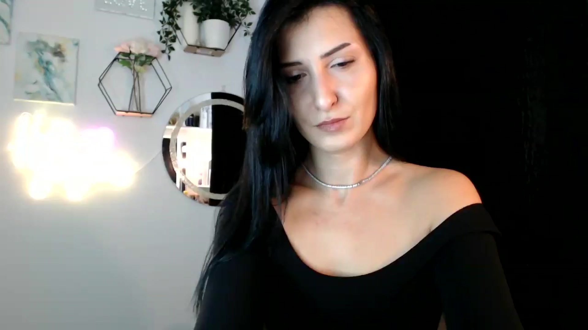 Gallery image thumbnail from Yara_77's myfreecams stream on, 09/19/2025, 10:47 image 8 of 20