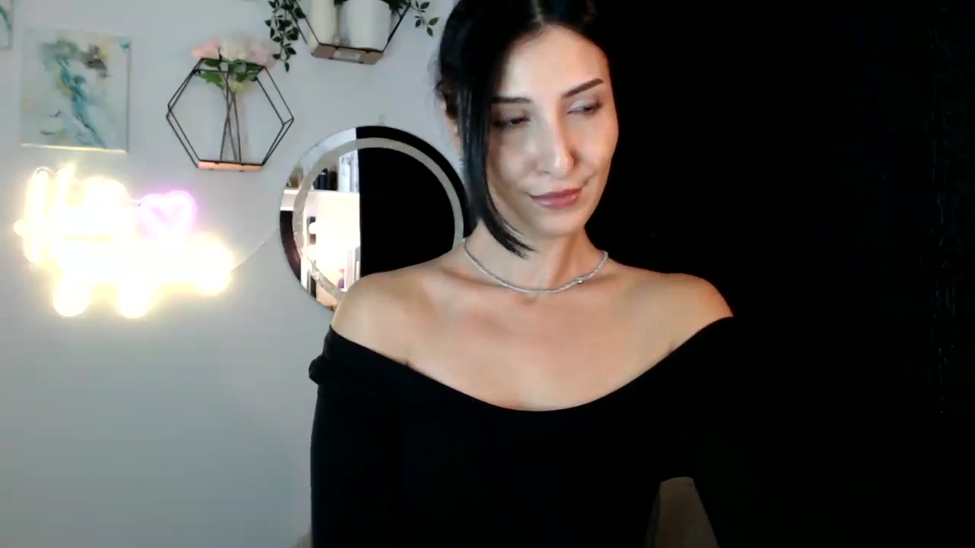 Gallery image thumbnail from Yara_77's myfreecams stream on, 09/19/2025, 10:47 image 19 of 20