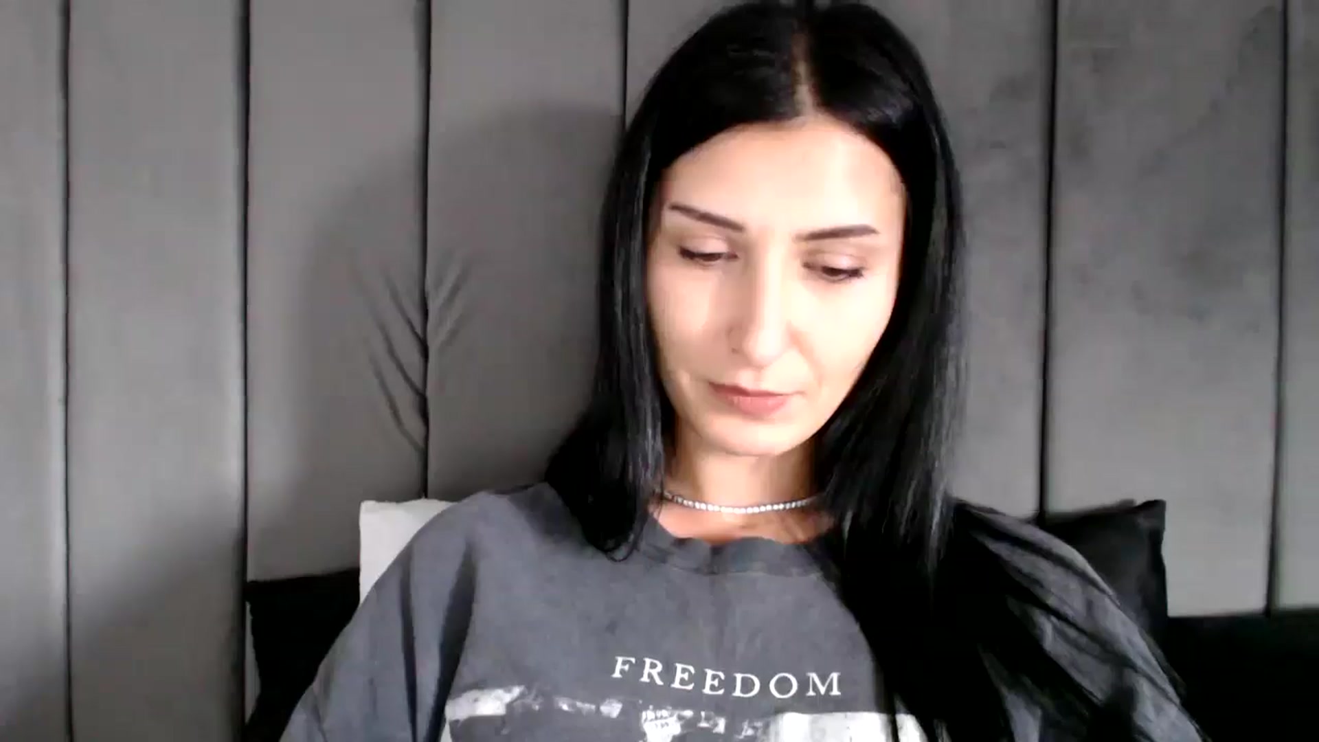 Gallery image thumbnail from Yara_77's myfreecams stream on, 09/25/2025, 11:52 image 14 of 20