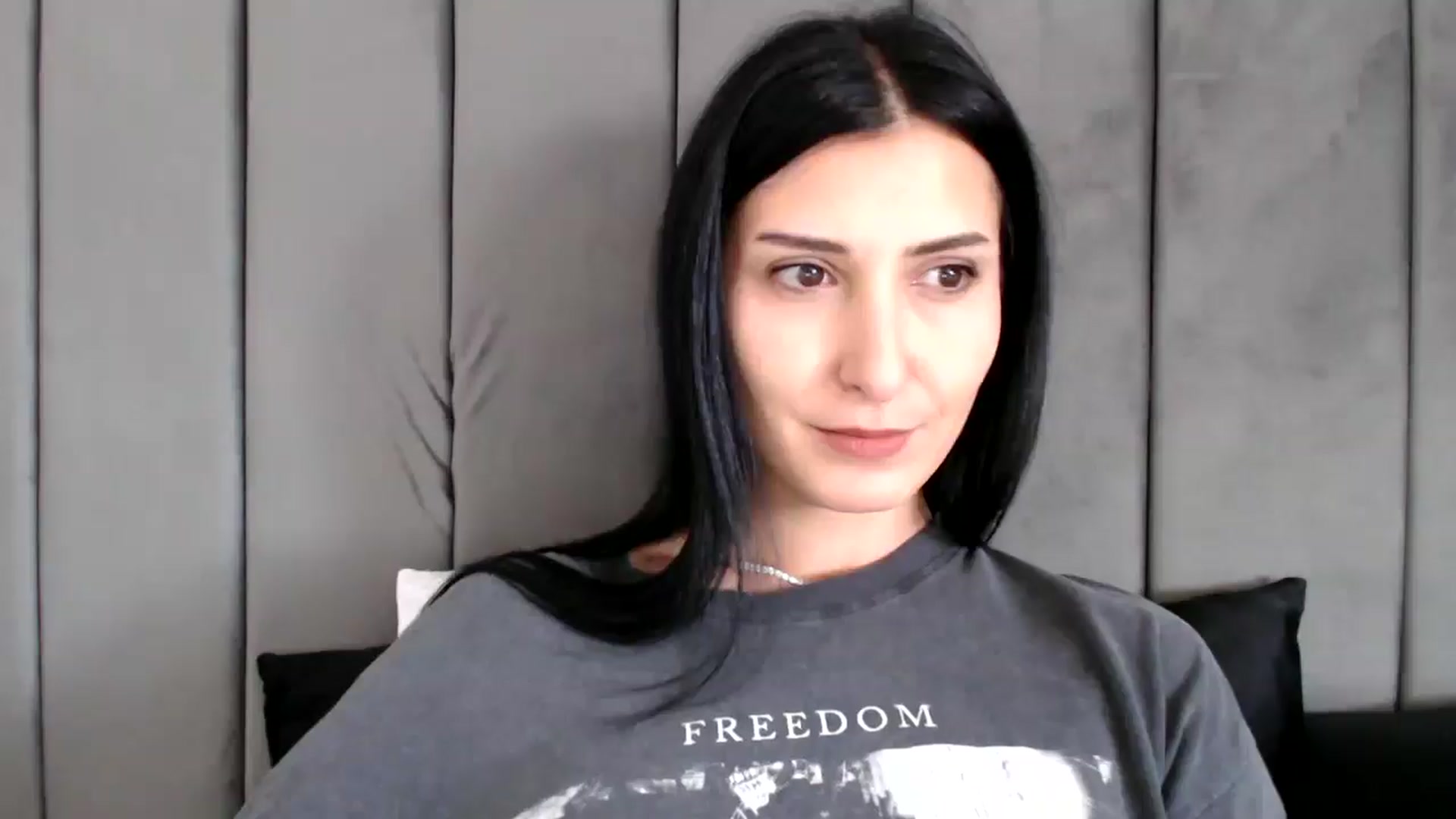 Gallery image thumbnail from Yara_77's myfreecams stream on, 09/25/2025, 11:52 image 2 of 20