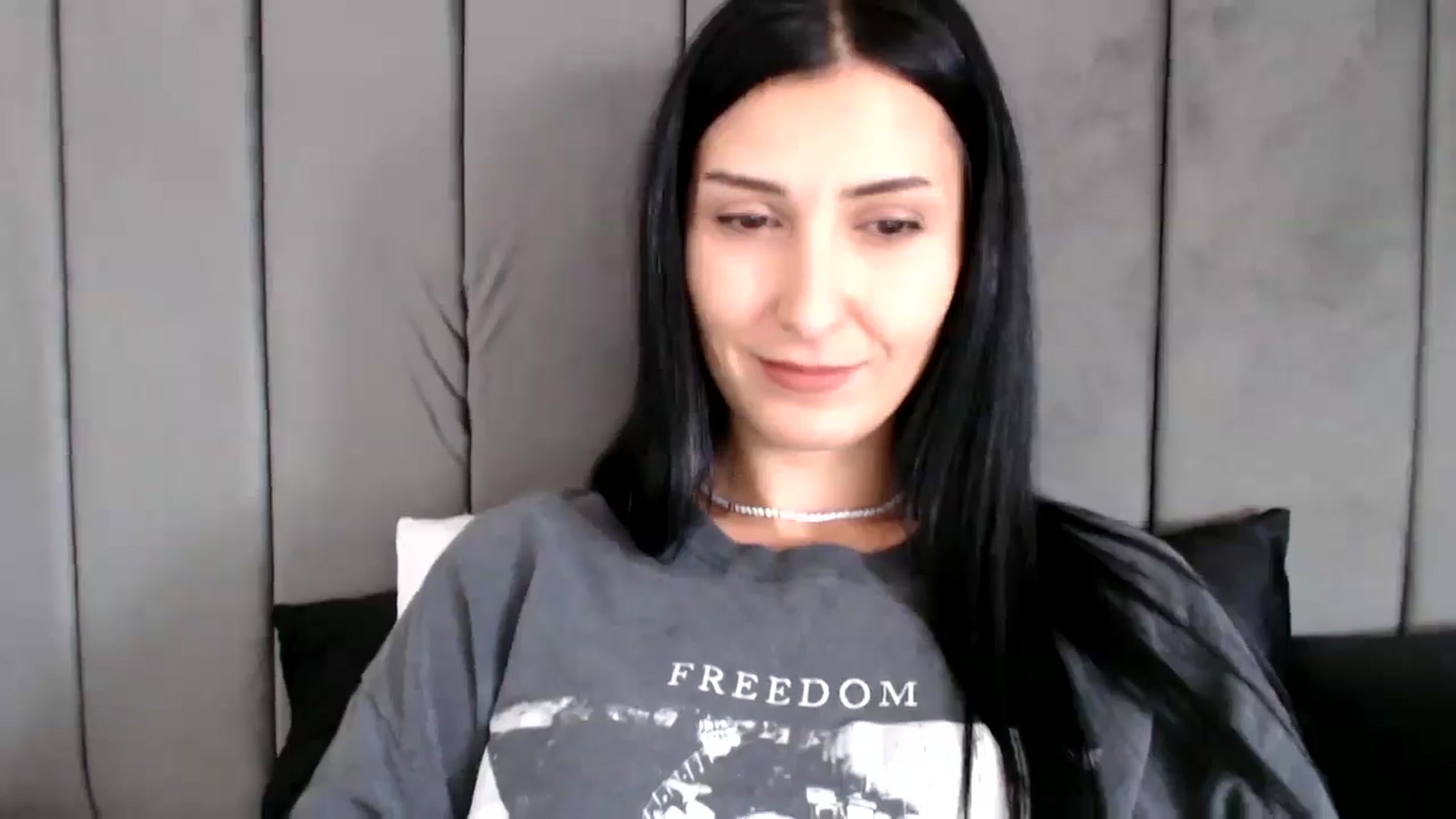 Gallery image thumbnail from Yara_77's myfreecams stream on, 09/25/2025, 11:52 image 11 of 20