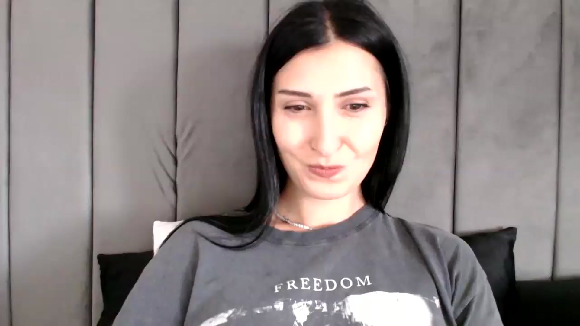 Gallery image thumbnail from Yara_77's myfreecams stream on, 09/25/2025, 11:52 image 1 of 20