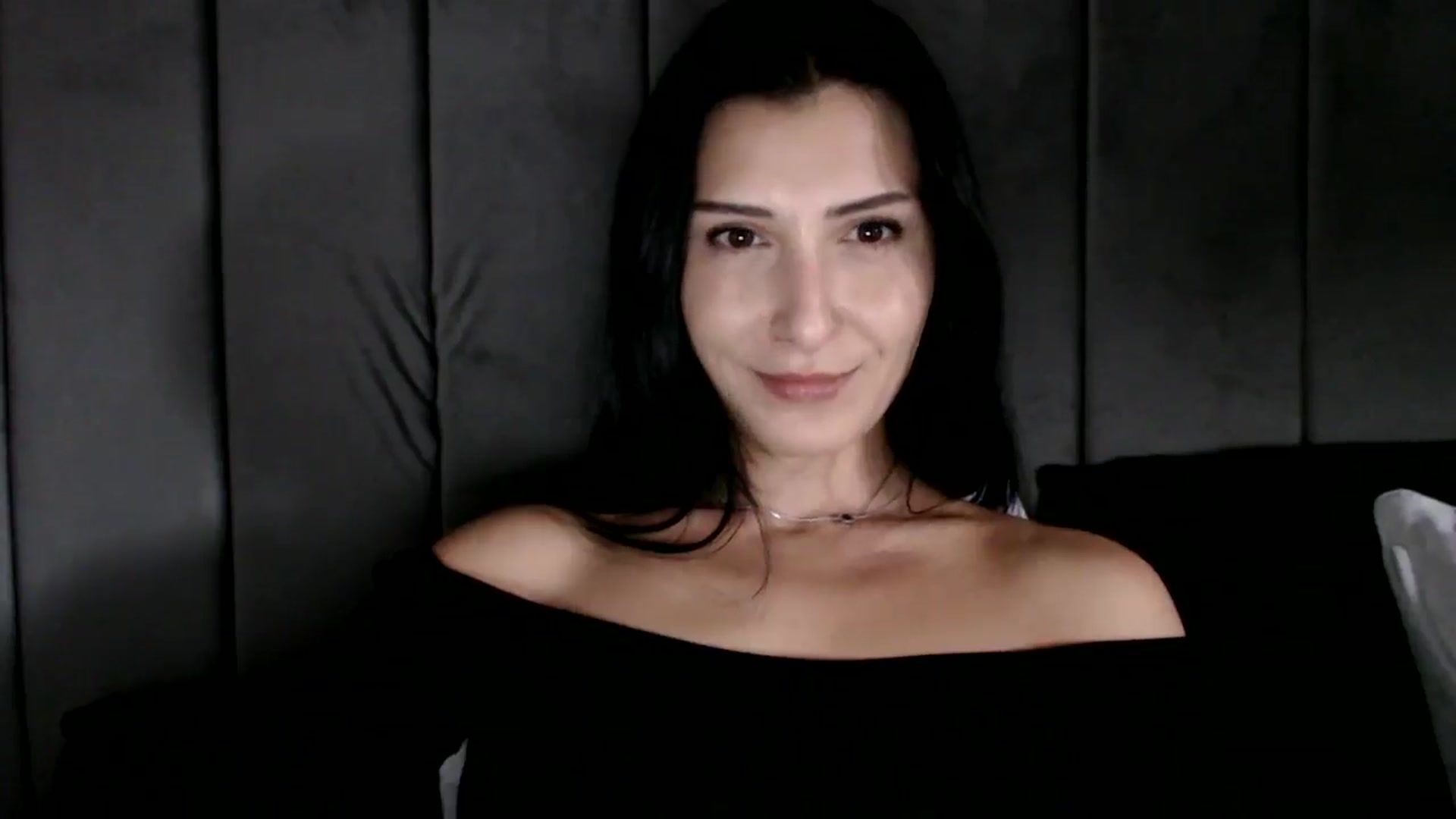 Gallery image thumbnail from Yara_77's myfreecams stream on, 09/26/2025, 11:16 image 19 of 20