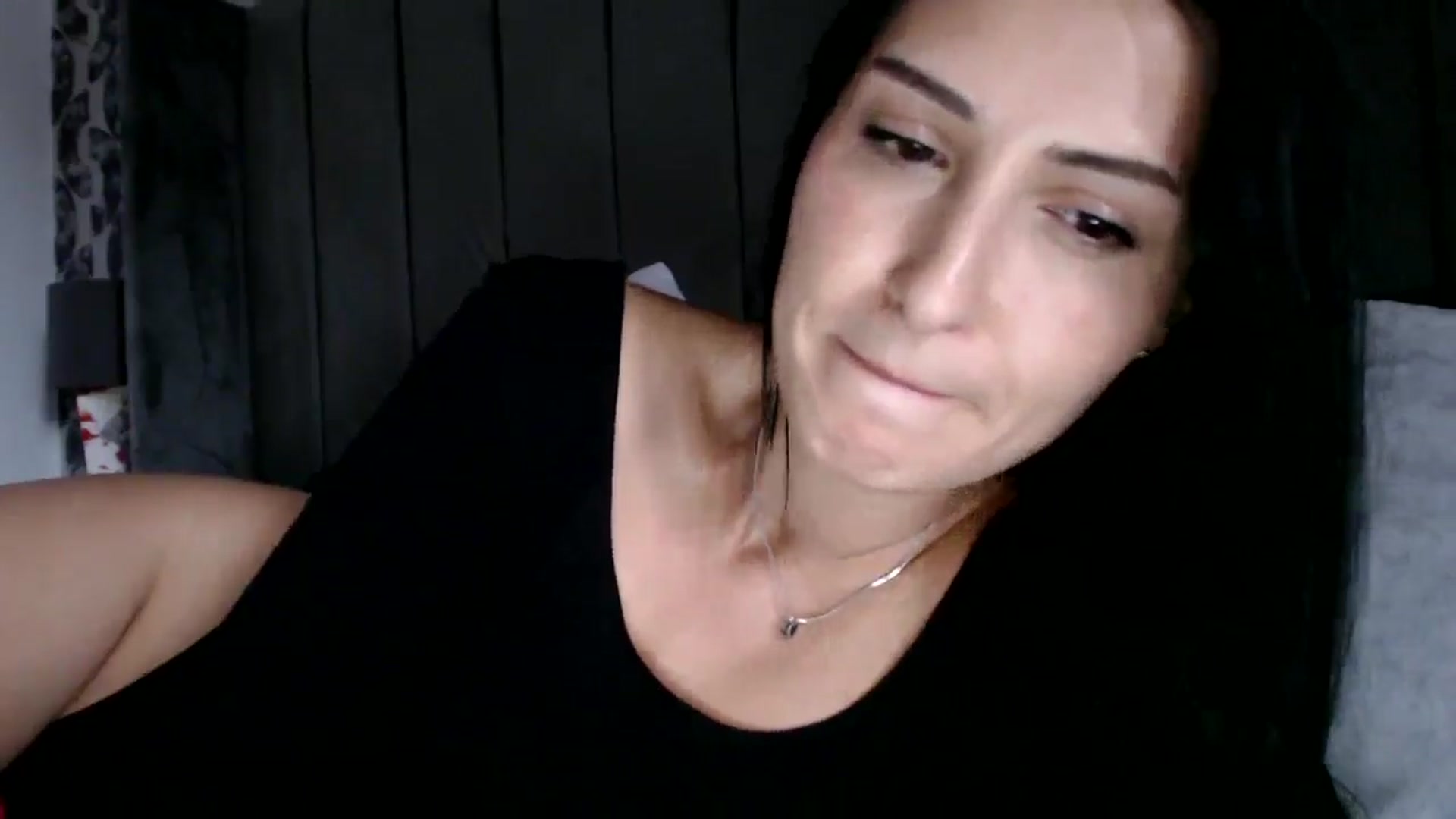 Gallery image thumbnail from Yara_77's myfreecams stream on, 09/26/2025, 13:35 image 20 of 20