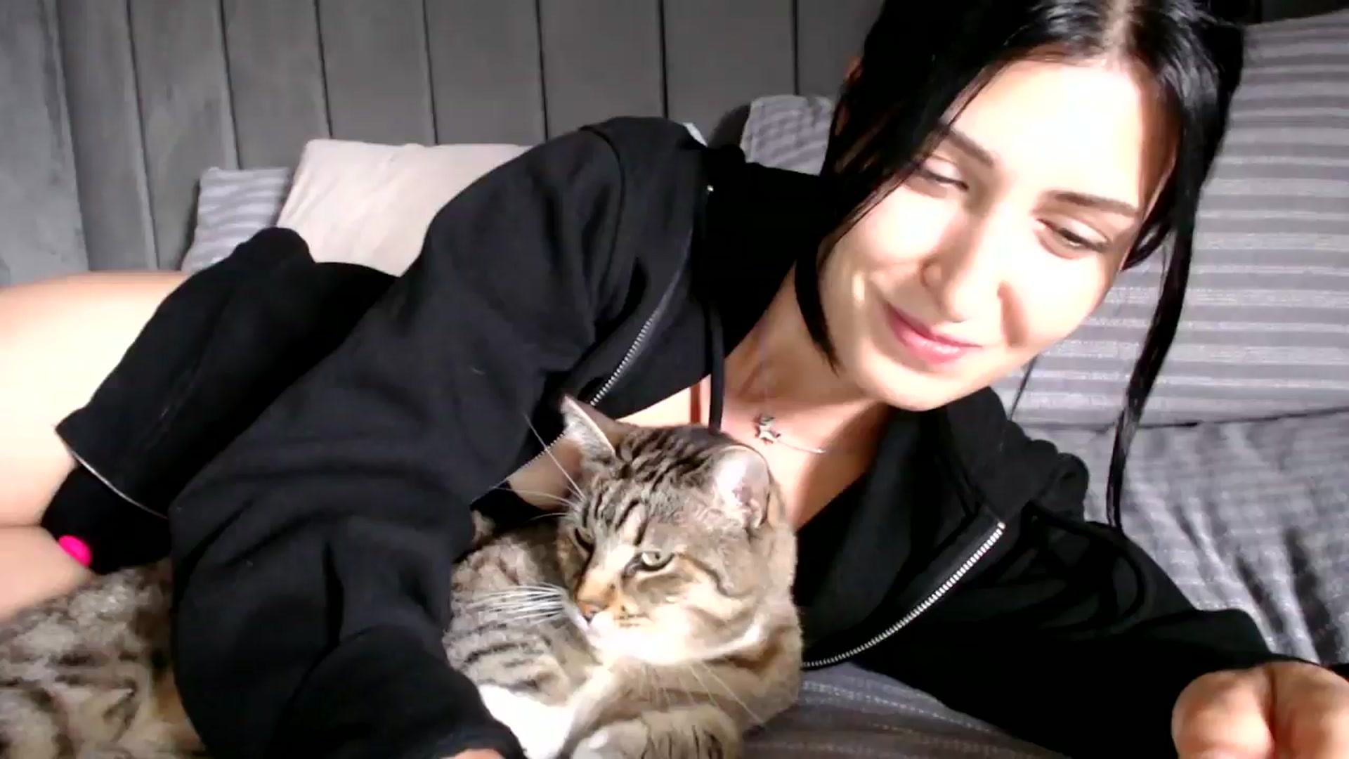 Gallery image thumbnail from Yara_77's myfreecams stream on, 10/01/2025, 12:39 image 7 of 20