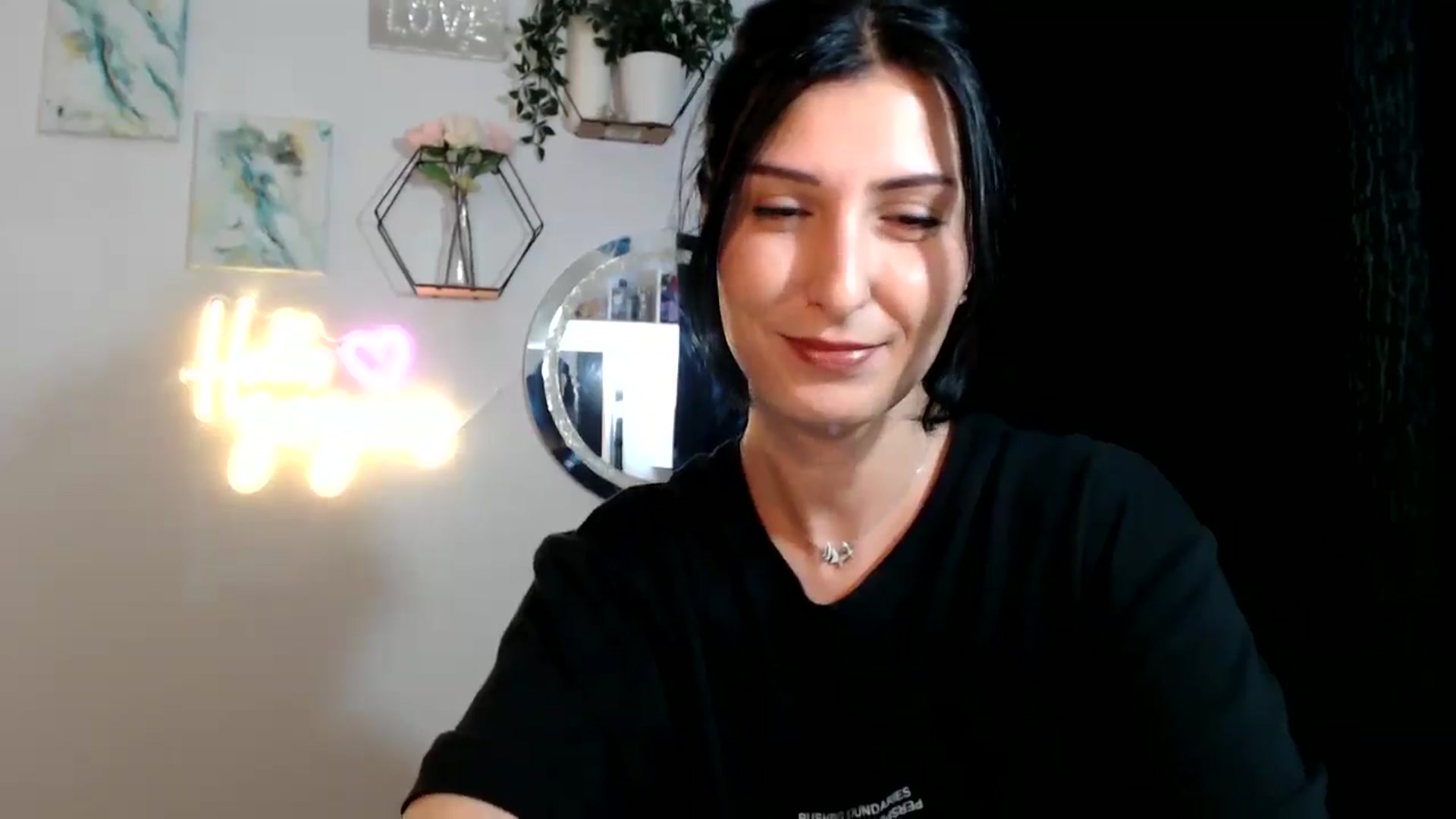 Gallery image thumbnail from Yara_77's myfreecams stream on, 10/02/2025, 11:28 image 19 of 20