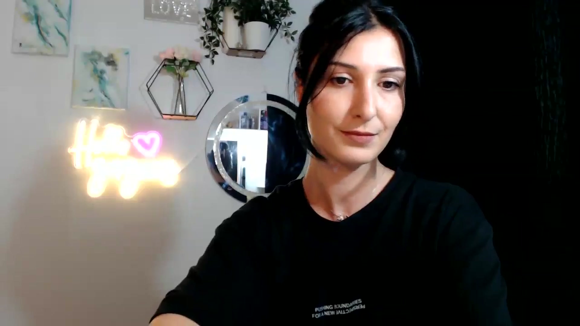 Gallery image thumbnail from Yara_77's myfreecams stream on, 10/02/2025, 11:28 image 10 of 20