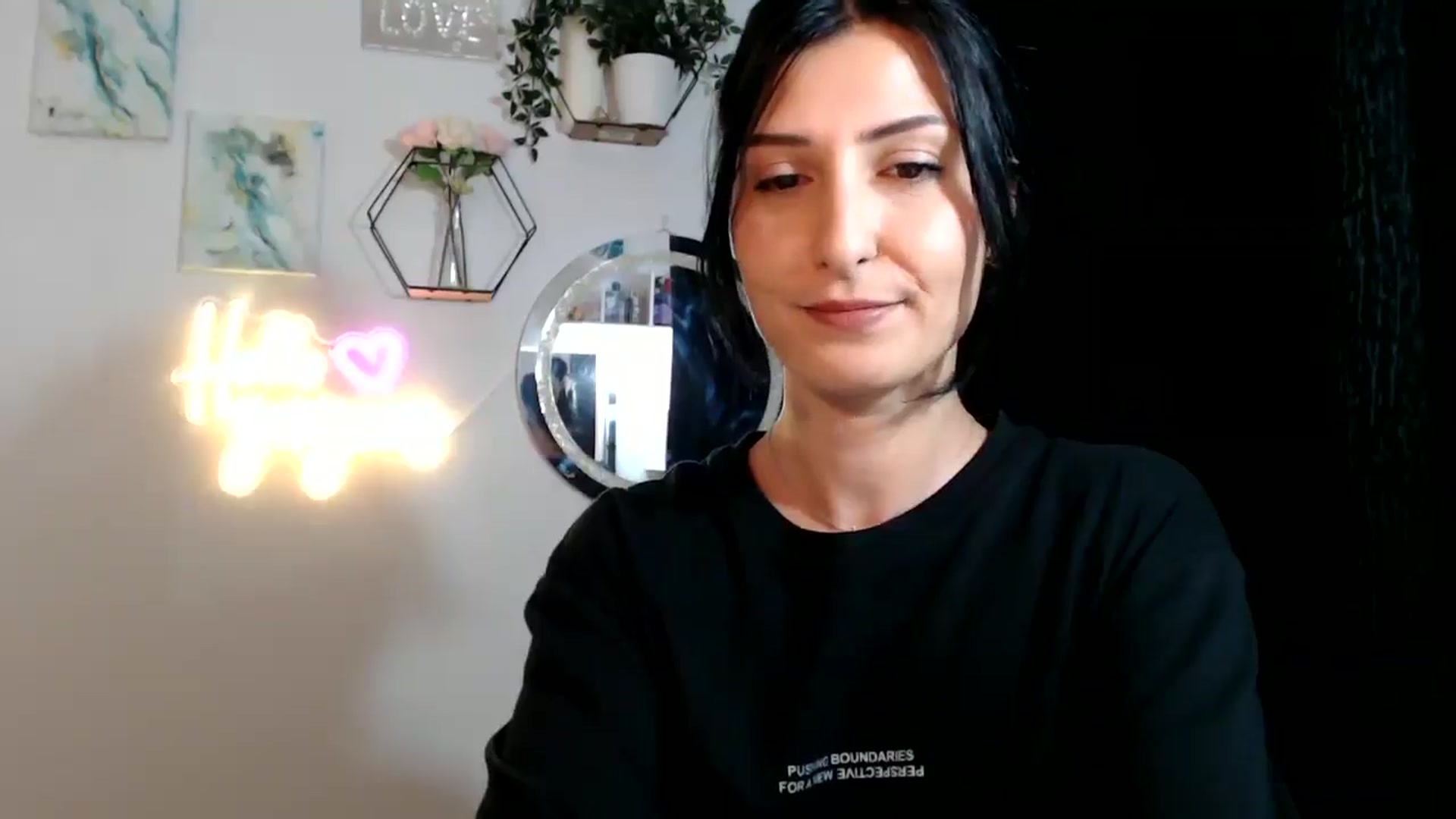 Gallery image thumbnail from Yara_77's myfreecams stream on, 10/02/2025, 11:28 image 13 of 20