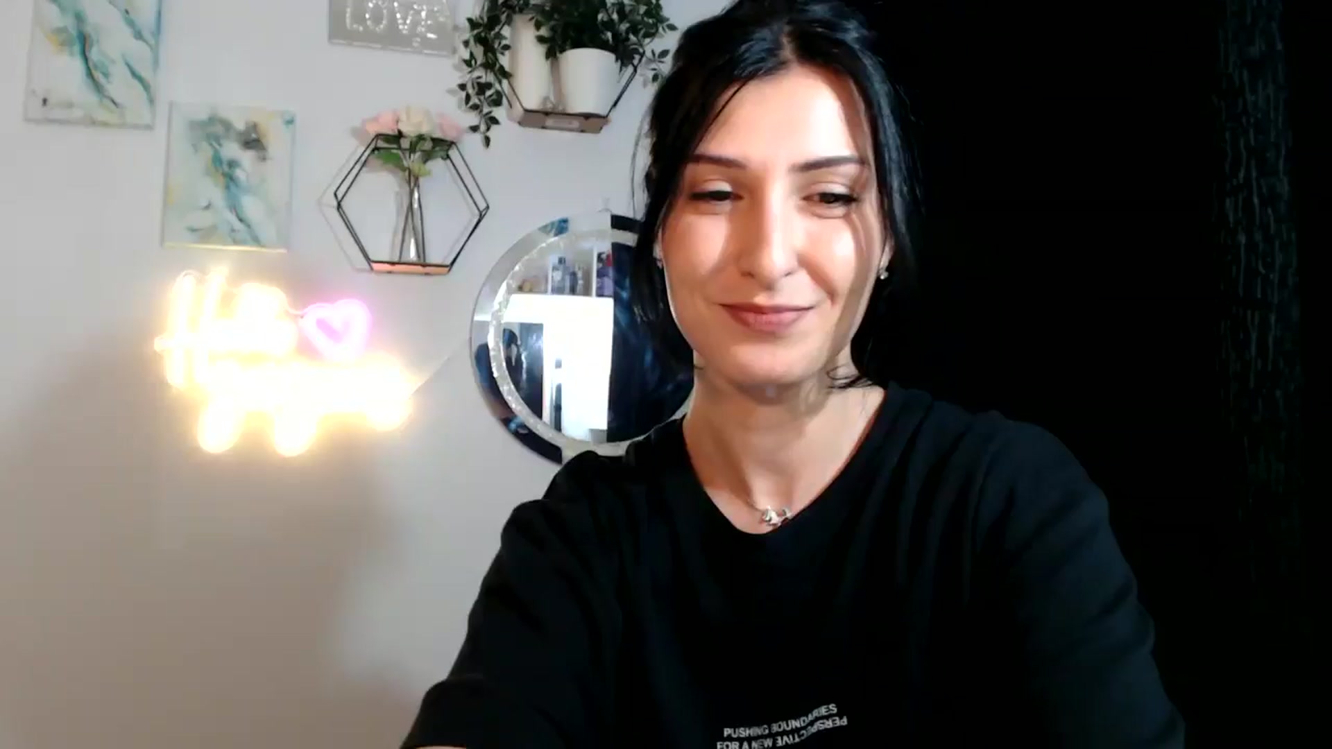 Gallery image thumbnail from Yara_77's myfreecams stream on, 10/02/2025, 11:28 image 7 of 20