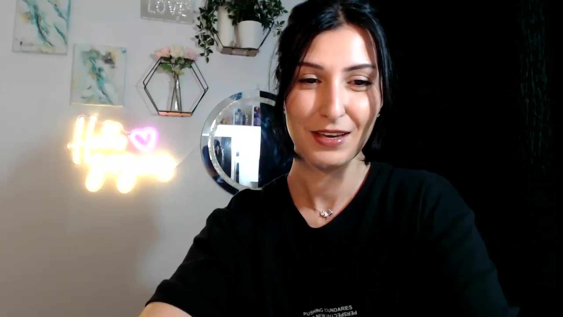 Gallery image thumbnail from Yara_77's myfreecams stream on, 10/02/2025, 11:28 image 16 of 20
