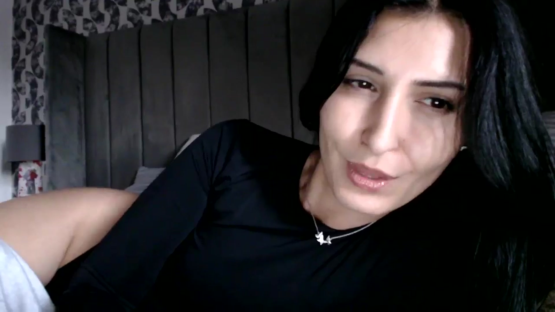 Gallery image thumbnail from Yara_77's myfreecams stream on, 10/02/2025, 15:22 image 7 of 20
