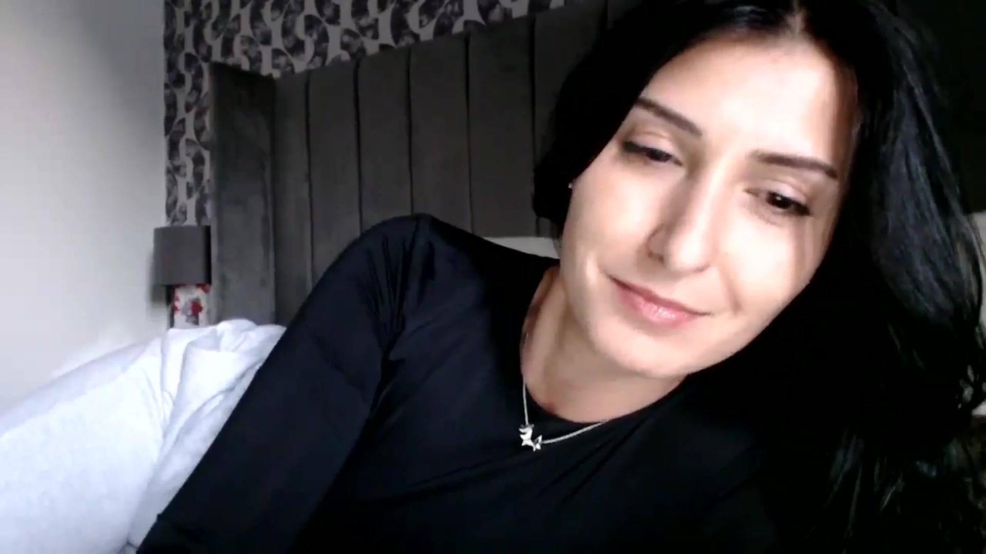 Gallery image thumbnail from Yara_77's myfreecams stream on, 10/02/2025, 15:22 image 3 of 20