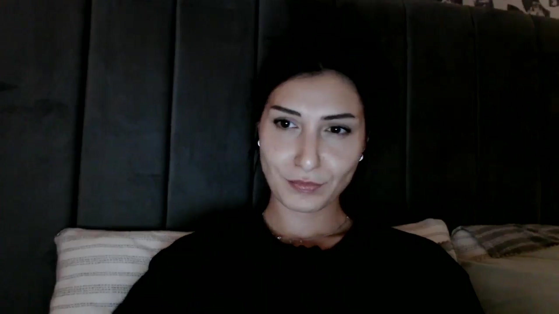 Gallery image thumbnail from Yara_77's myfreecams stream on, 10/07/2025, 08:19 image 3 of 20