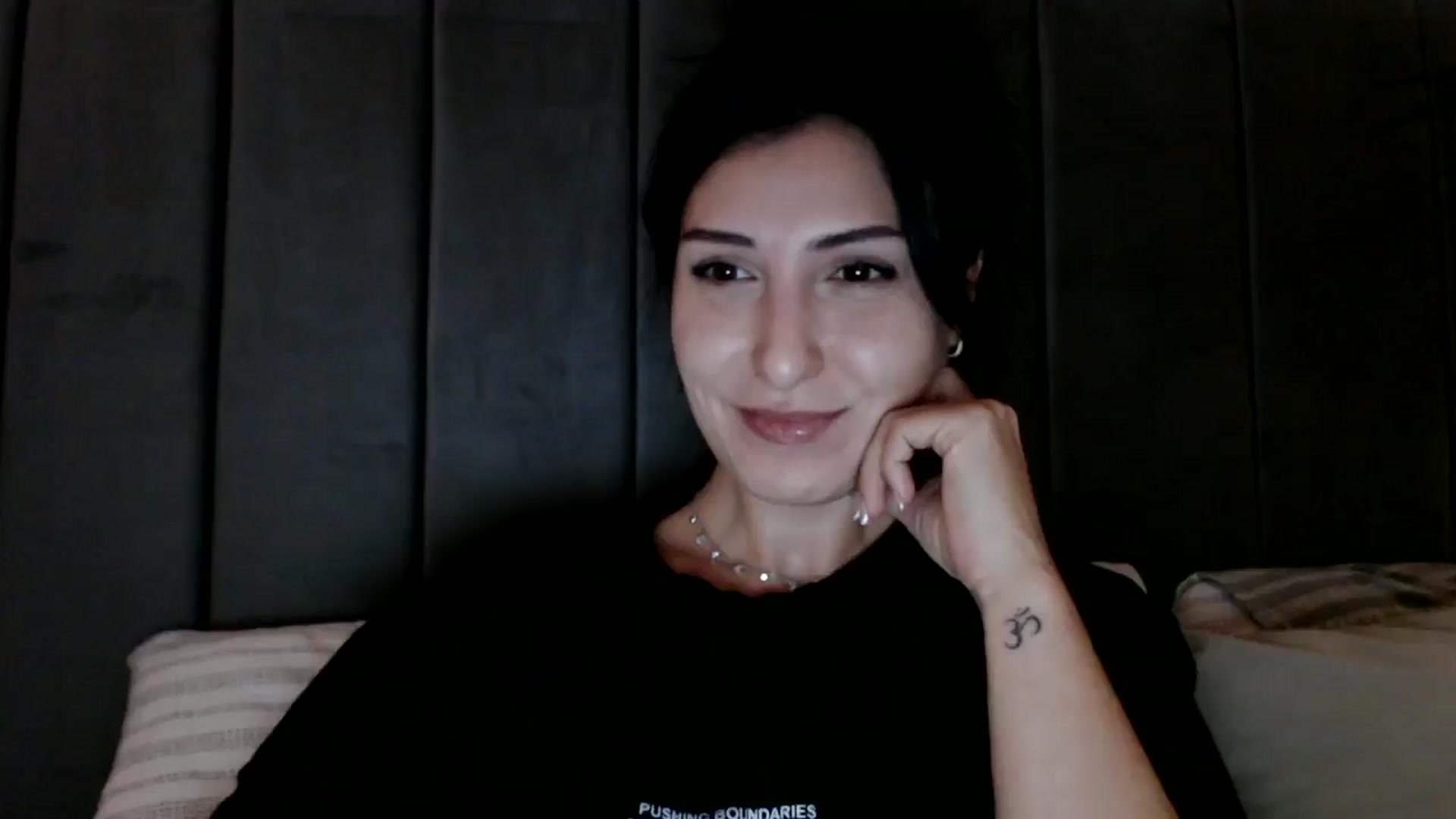 Gallery image thumbnail from Yara_77's myfreecams stream on, 10/07/2025, 08:19 image 7 of 20